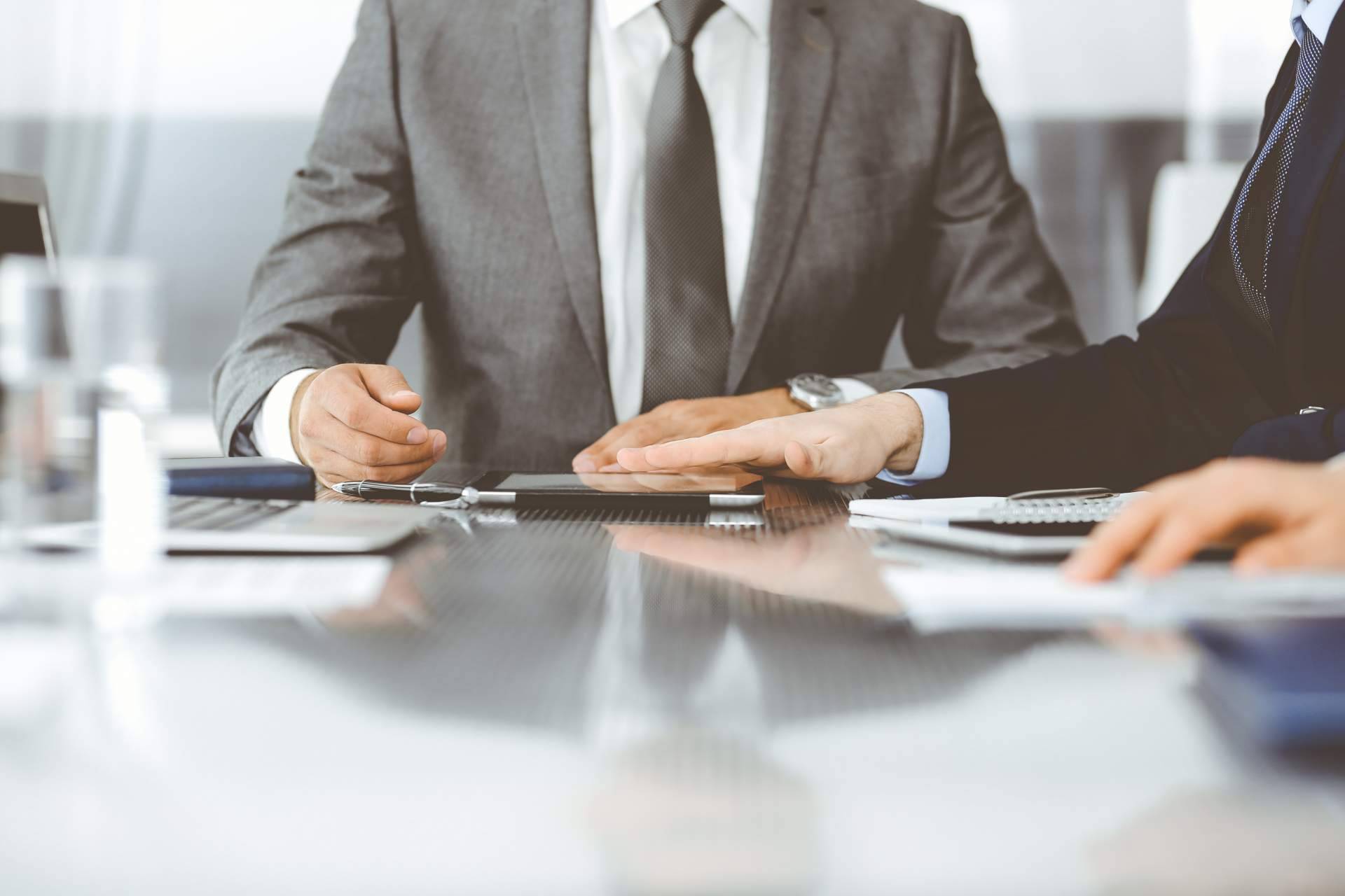 ¿Por qué es importante contar con un buen abogado en una fusión o adquisición empresarial?, por Igualada Belchí Abogados