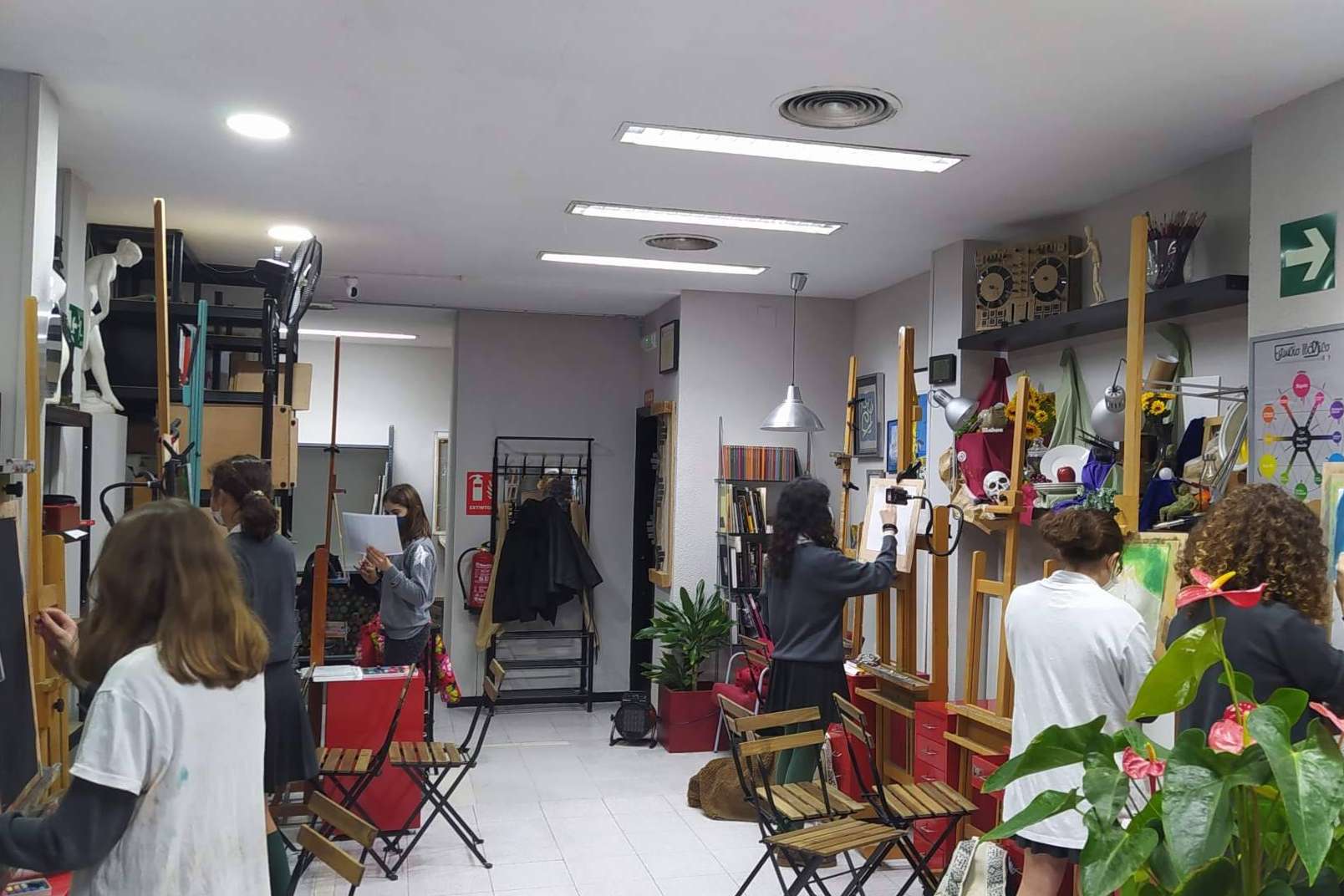 Estudio Ilógico, excelente docencia académica de la mano de artistas en activo con numerosas exposiciones, ferias y eventos