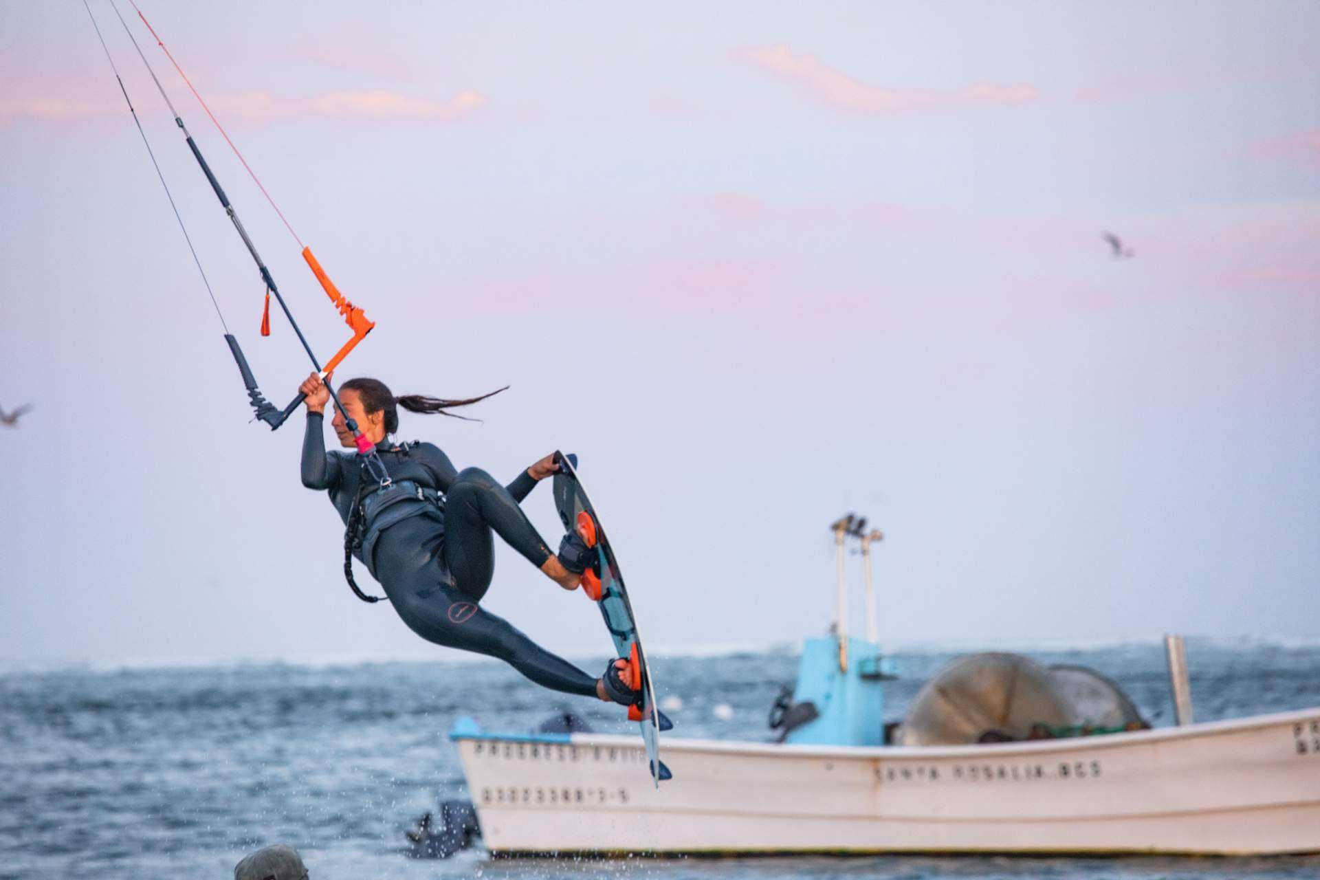 Iniciarse en el kitesurf en Mallorca es fácil a cualquier edad