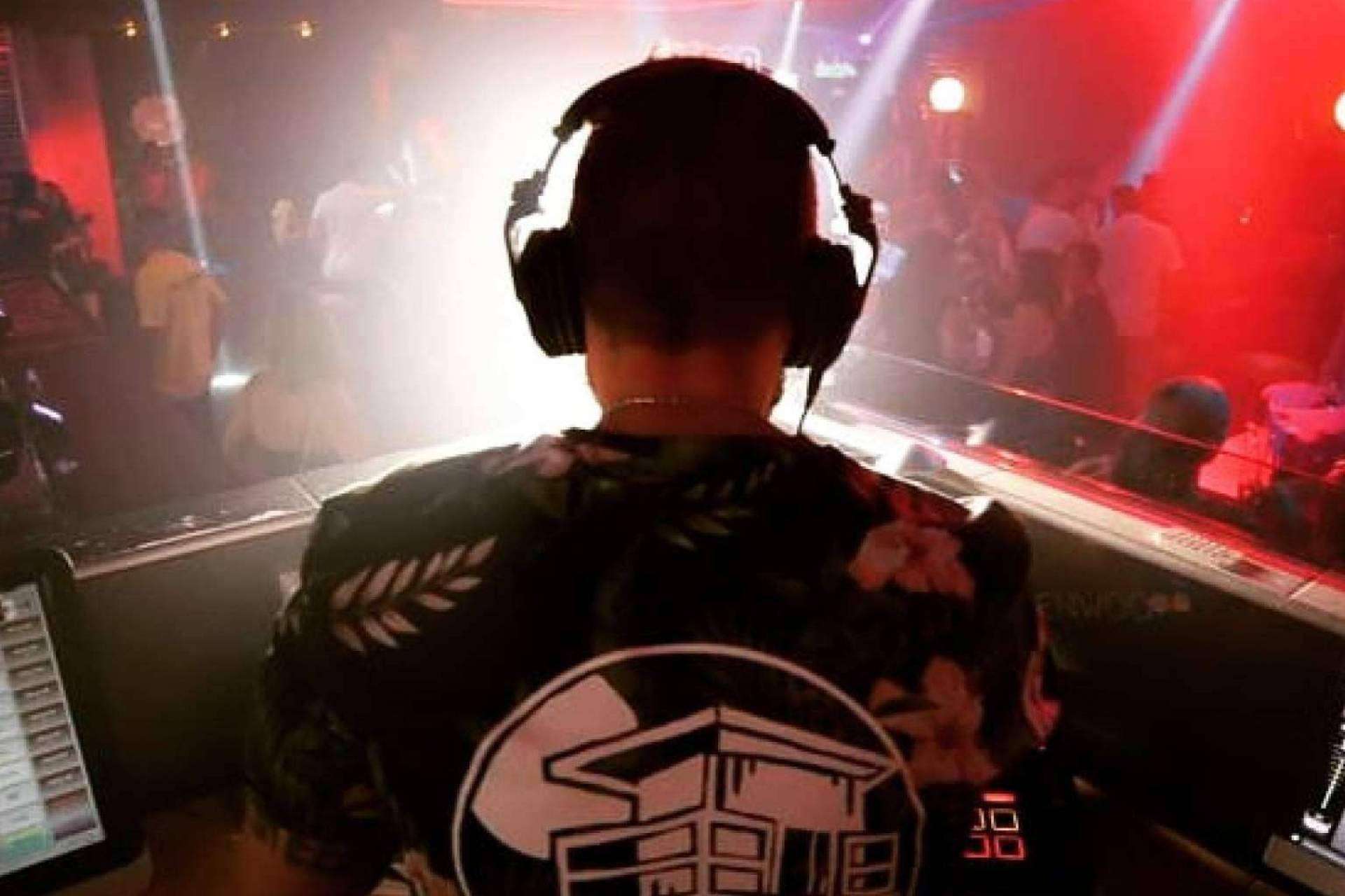 Contratar DJ y productor Paco Gómez para amenizar cualquier tipo de evento o celebración