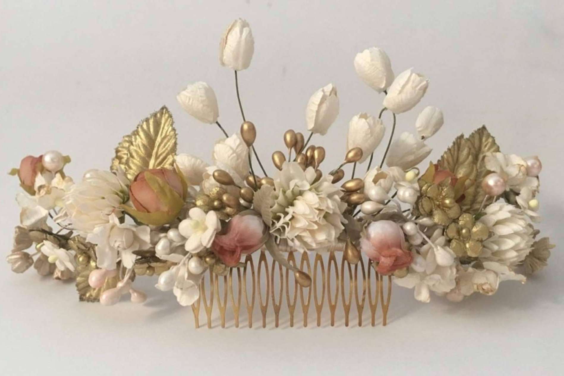 Tiaras, coronas y tocados de novia de la mano de la diseñadora Carmen Fernández