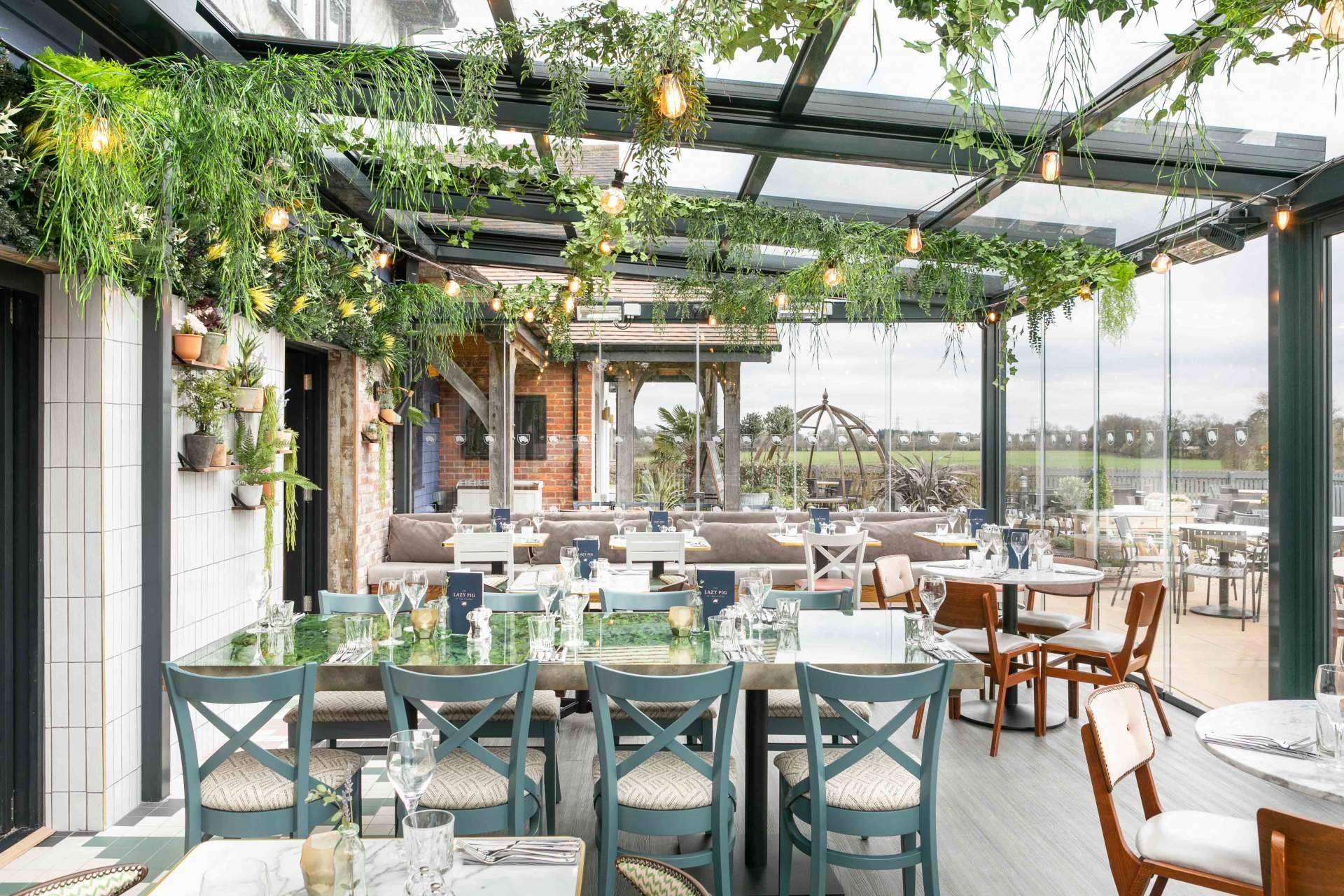 Airclos, servicio de techos móviles para restaurantes