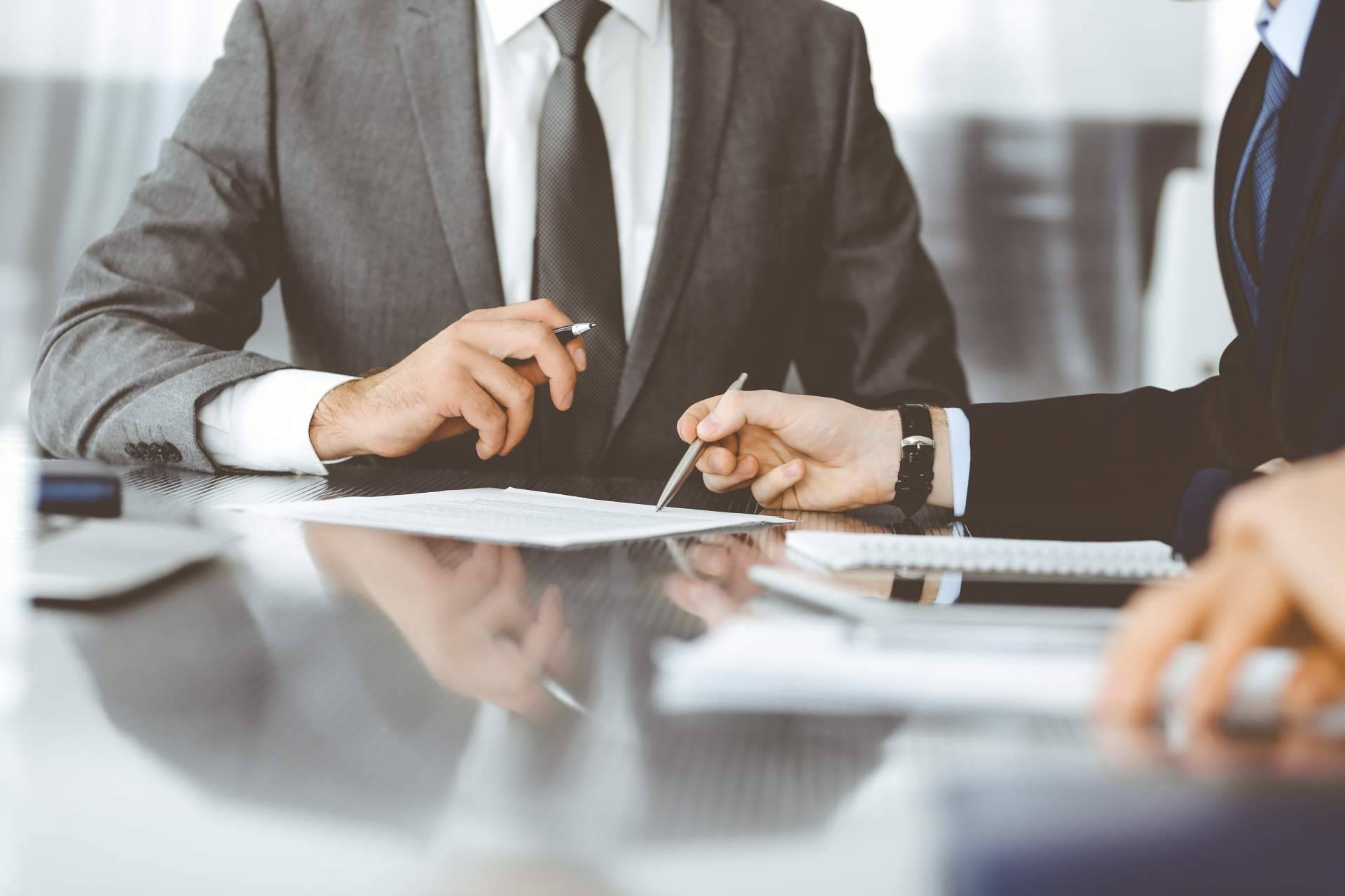 Regulaciones normativas y obligaciones legales que deben cumplir las empresas