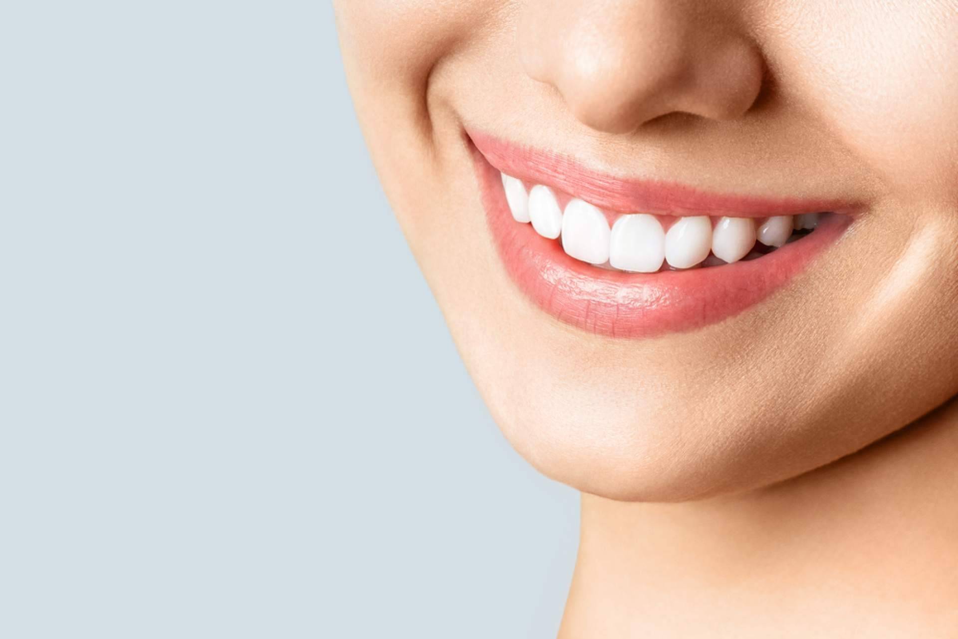 Los tratamientos de la clínica Oralmedic para mejorar la salud y estética bucal