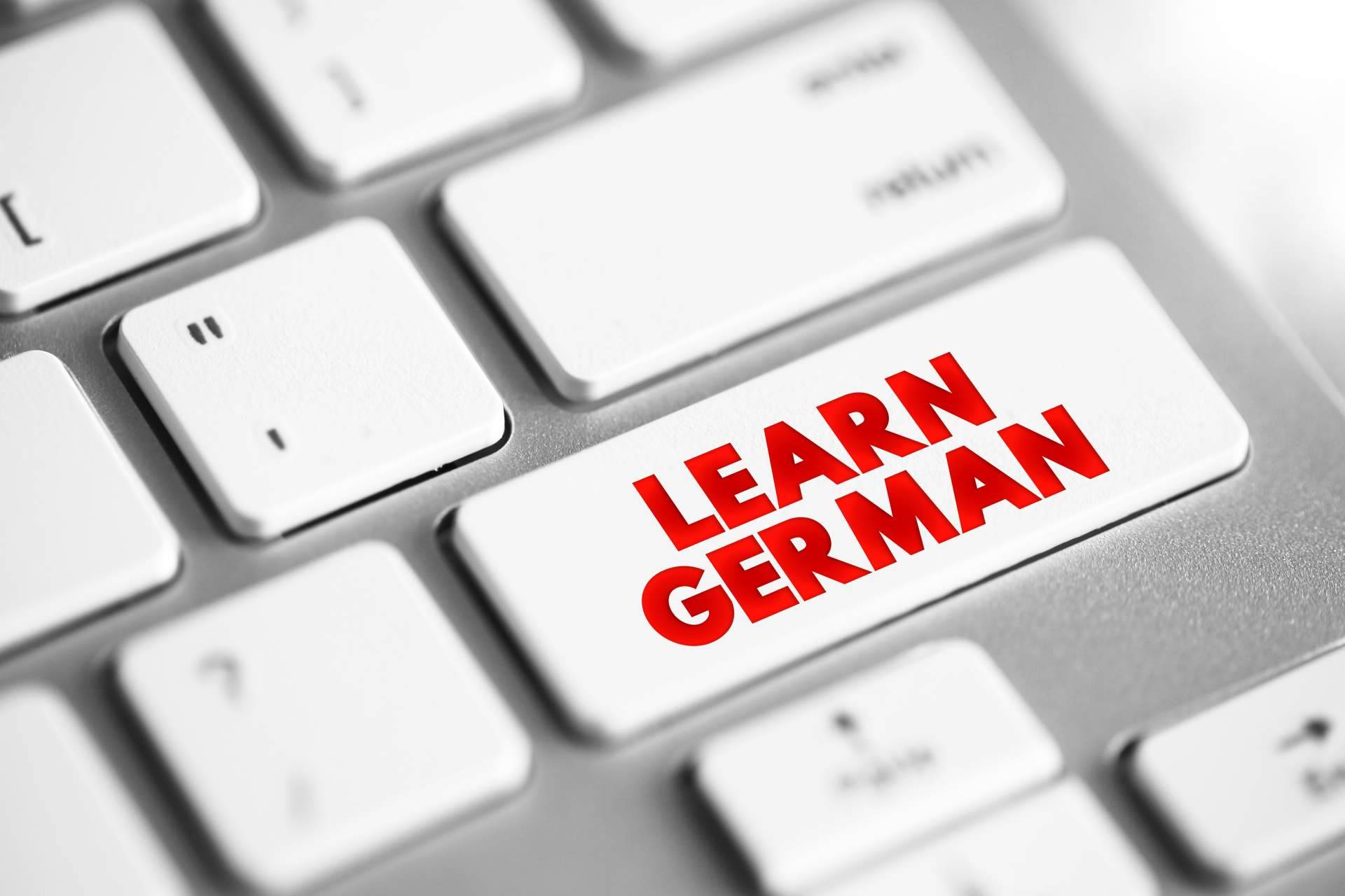 Los beneficios de aprender idiomas con un profesor en una academia de idiomas y en plataformas offline