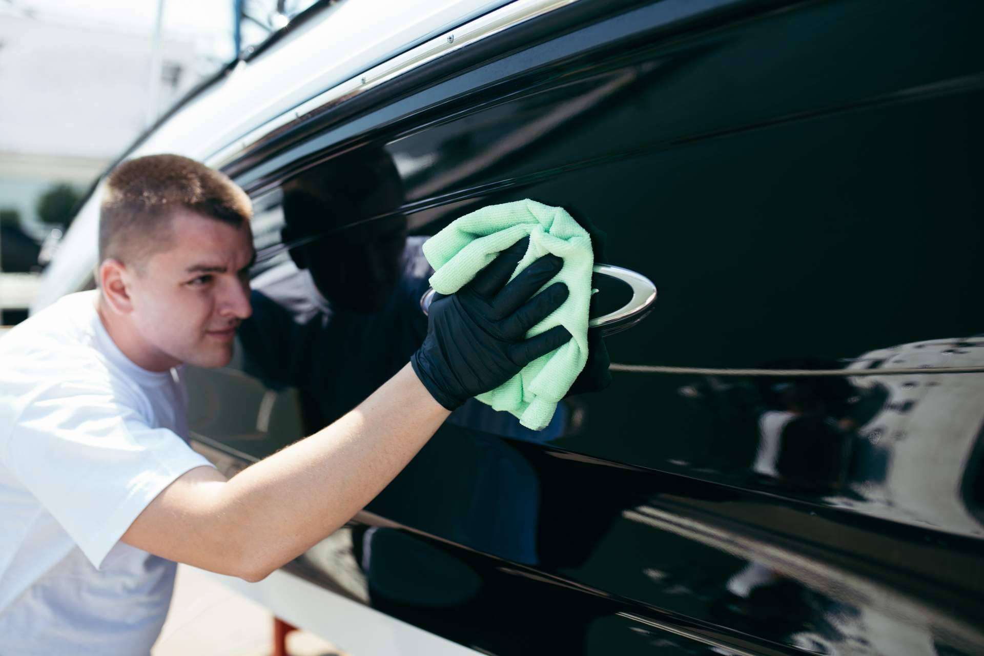 Nova Argonautica ofrece cleaning brushes para mantener las embarcaciones en perfecto estado