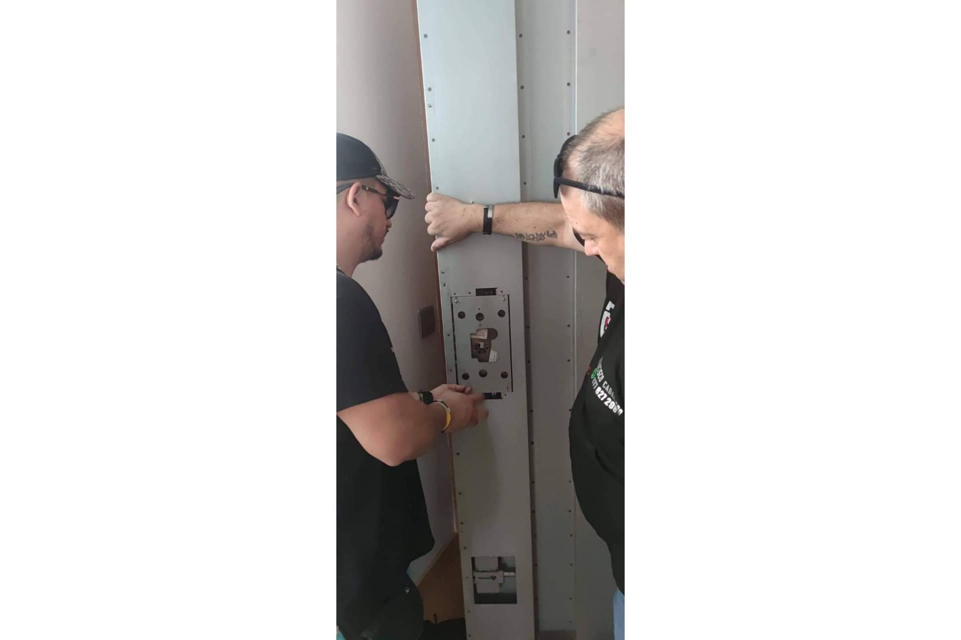 ¿Dónde encontrar servicios de cerrajero en Madrid con urgencia a precio cerrado? MAGDAZU SEGURIDAD