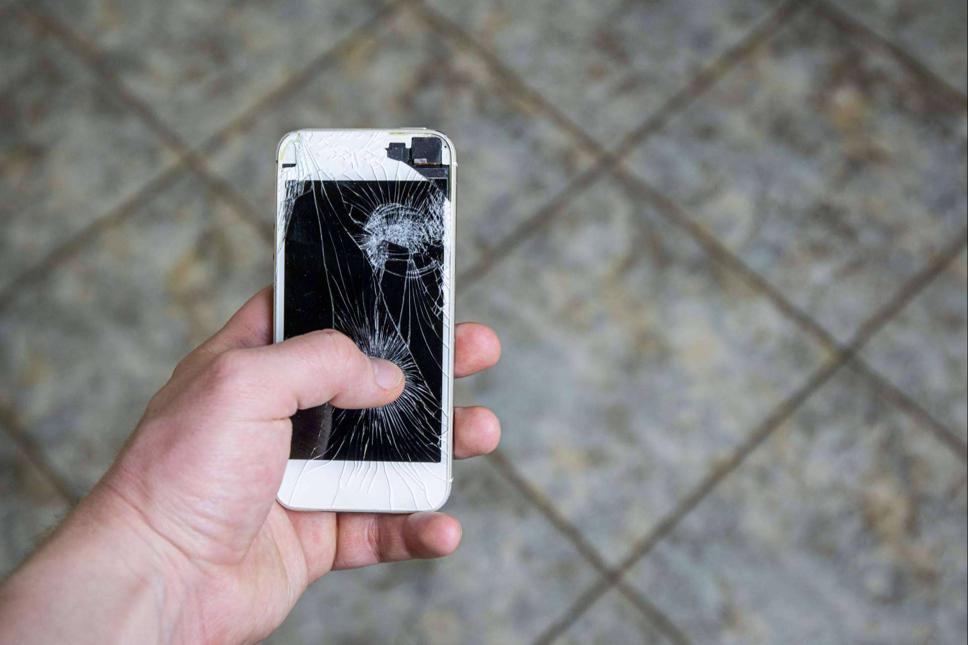 El por qué de la calidad de las pantallas de iPhone y las razones por las que deben ser reparadas por profesionales, por Reparar Ordenadores