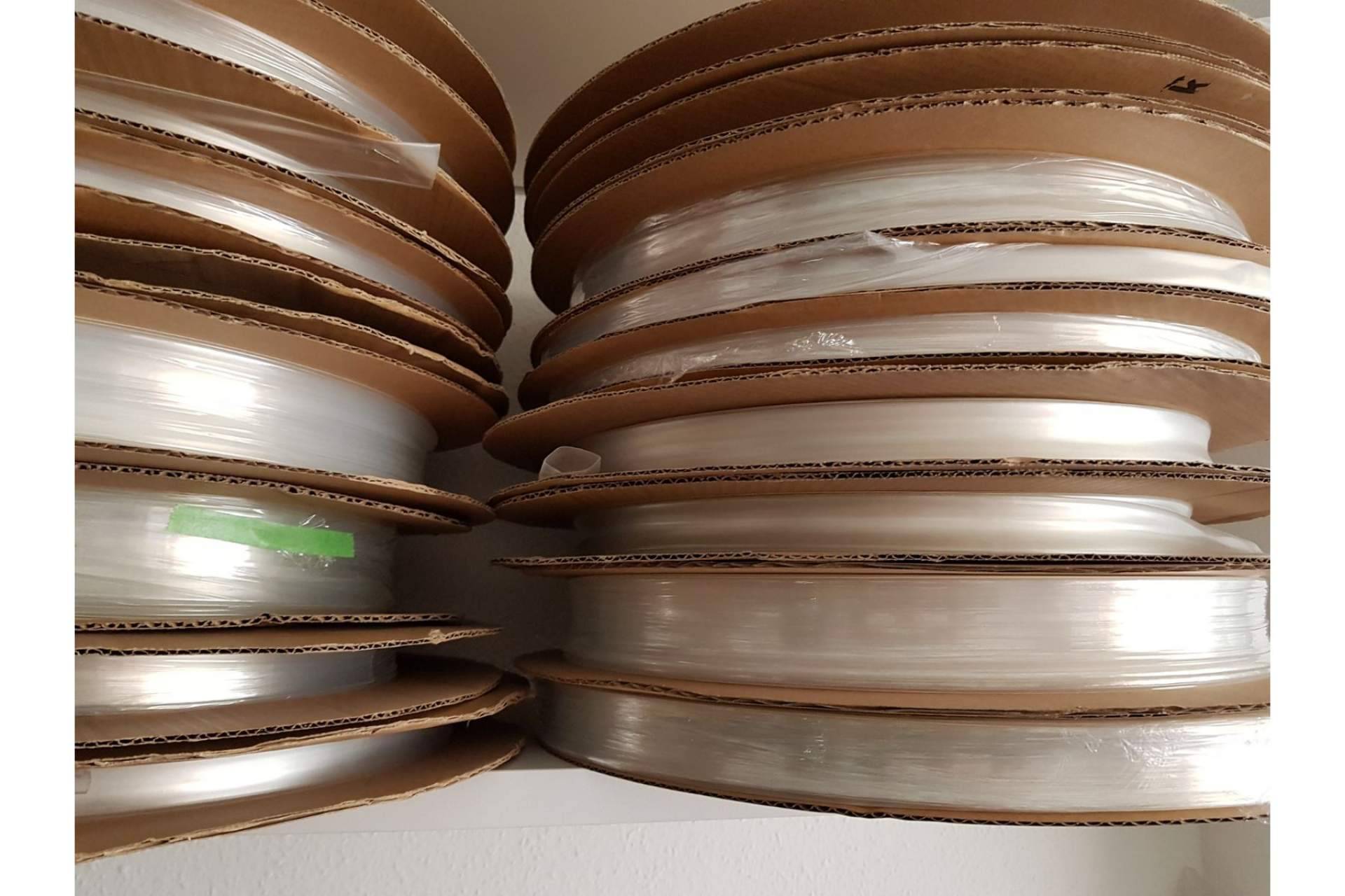 Tubo termorretráctil de plástico para aislar y proteger pletinas, por Tubo Termoretractil