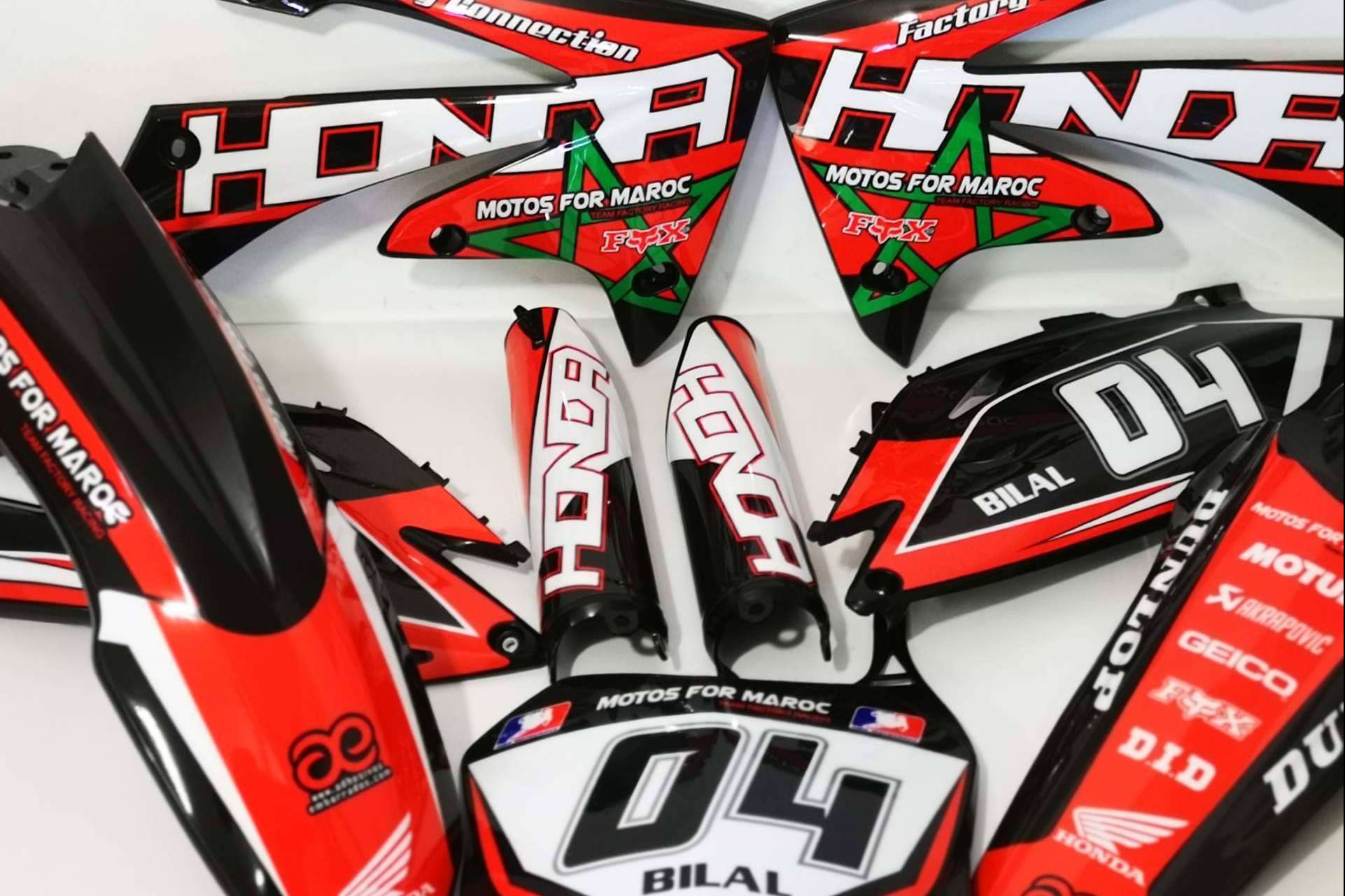 Plásticos y adhesivos para motos off road, con ADHESIVOSEMBARRADOS