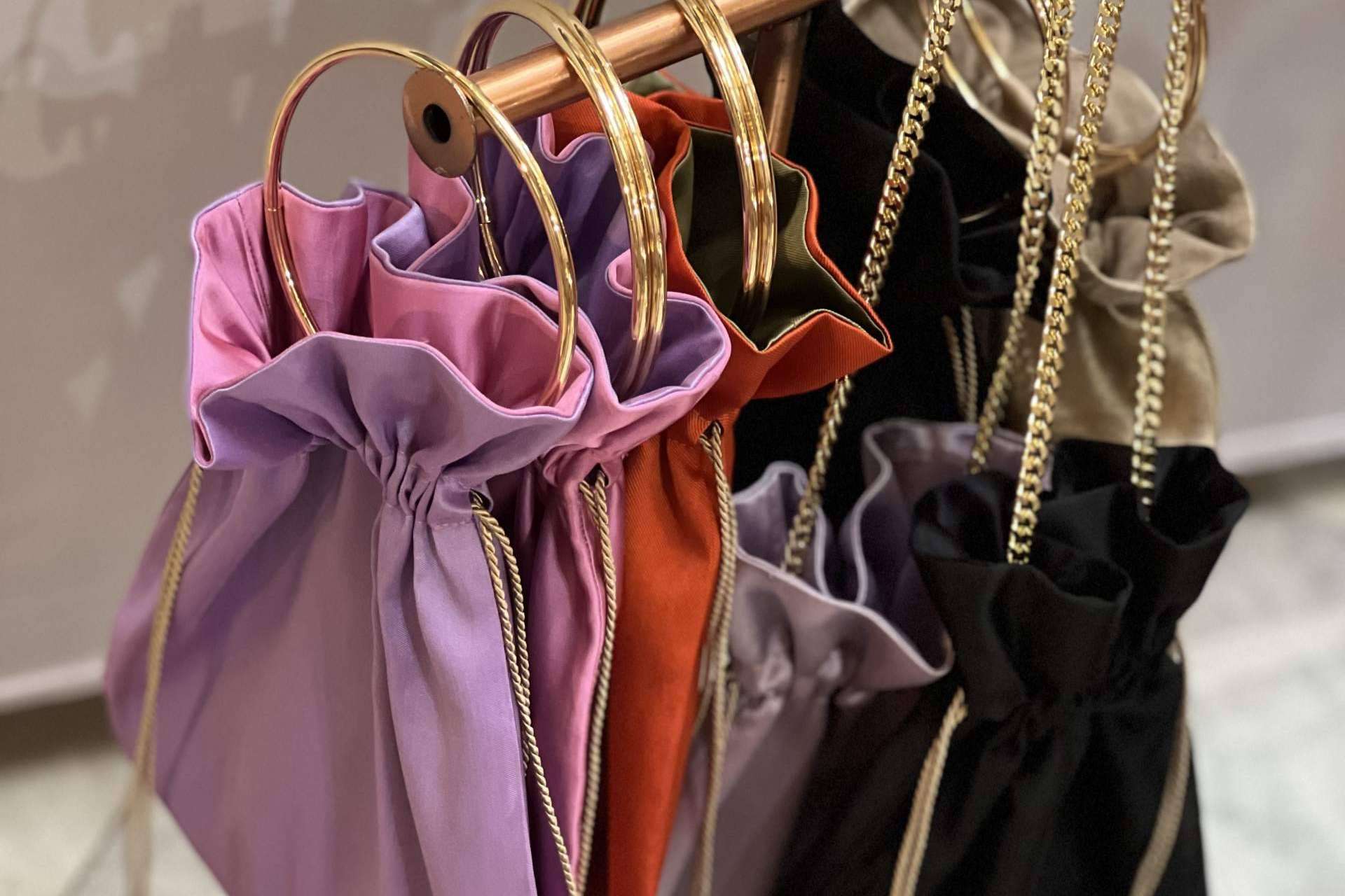 Bomboneras de Carmen Fernández Complementos, un complemento para un look casual o elegante
