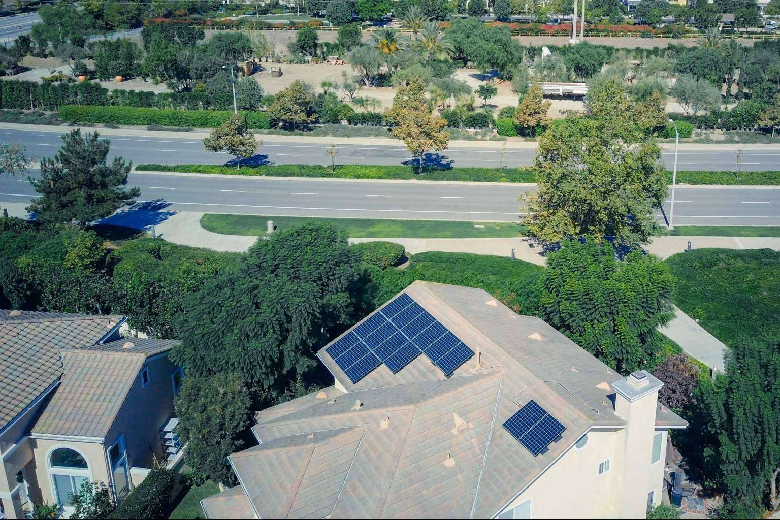Sol Valencia explica cuáles son los pasos para poner placas solares