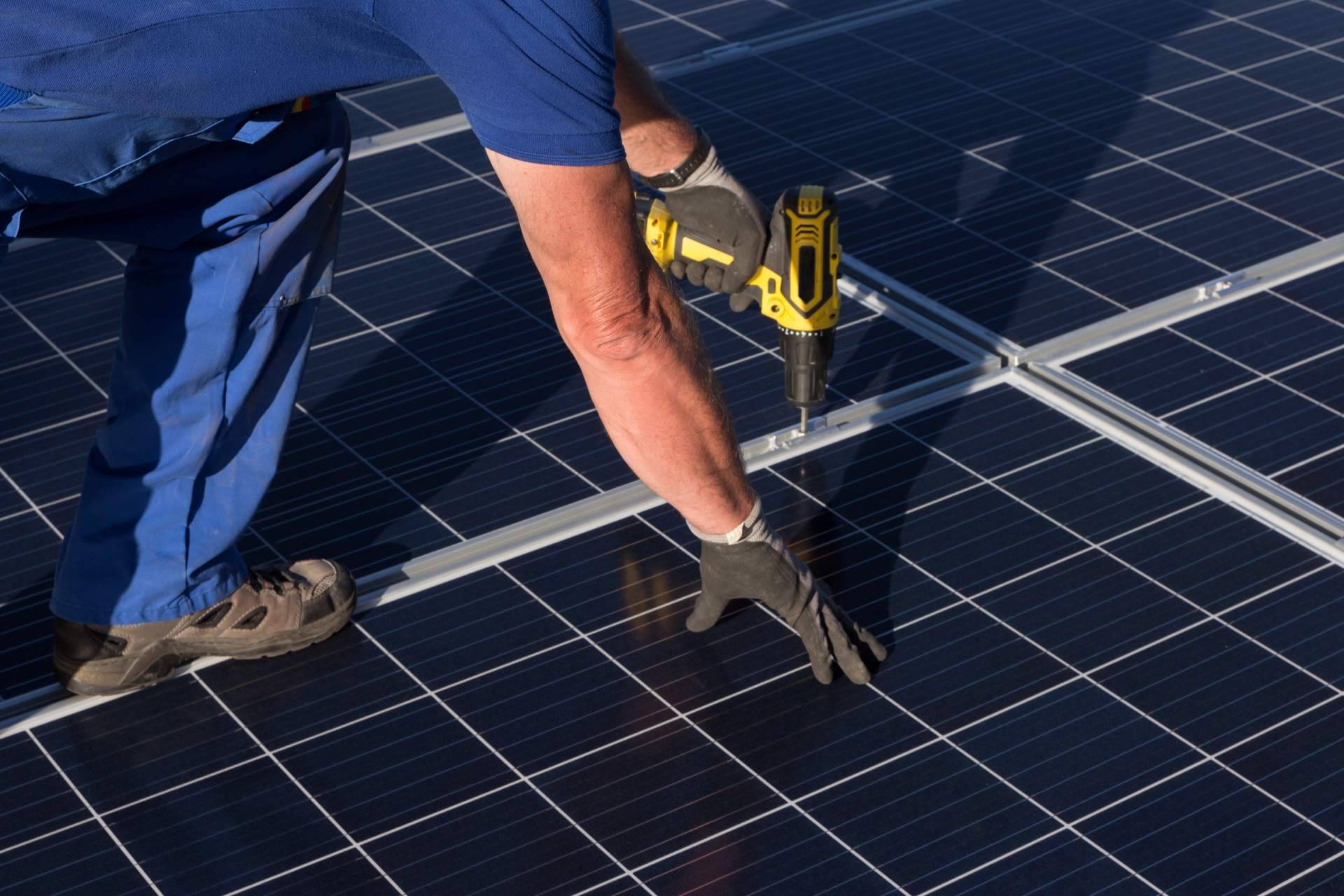 ¿Por qué son importantes las estructuras metálicas para placas solares?