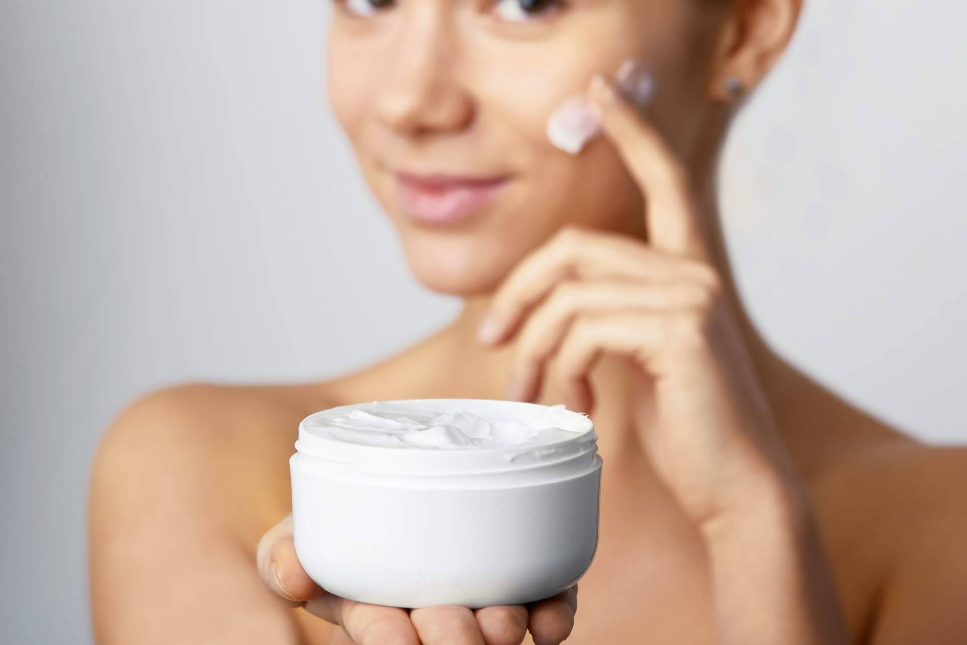 ¿En qué consiste el servicio de dermoasesoría online de Farmacia Laura Garín?