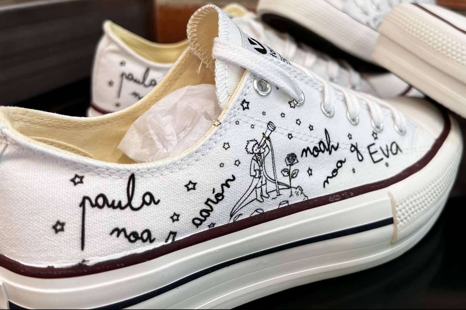 AMM Aerografía elabora zapatillas personalizadas para cada ocasión