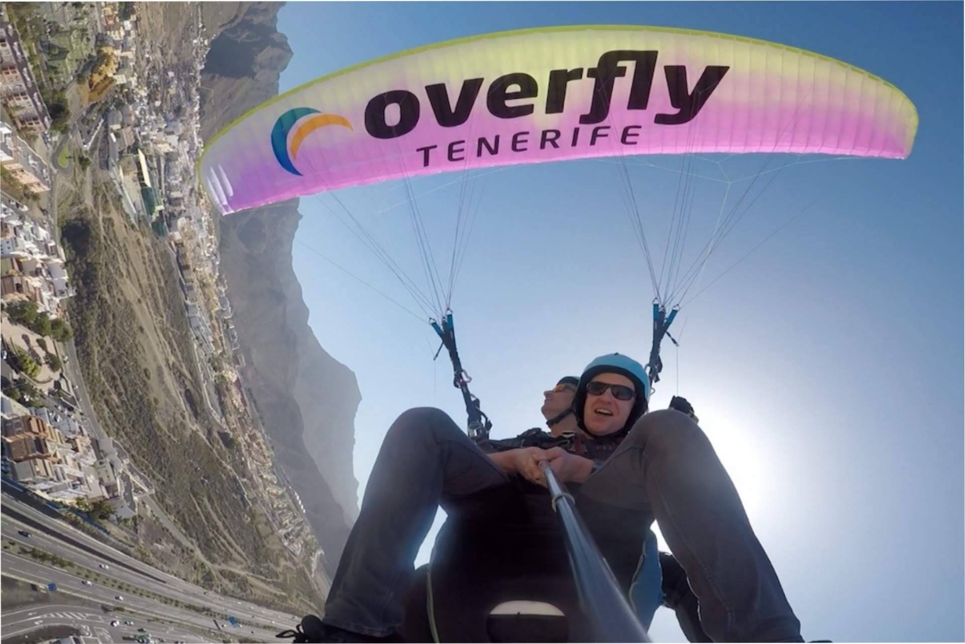 Práctica del vuelo en parapente en Tenerife sur, con Overfly Tenerife