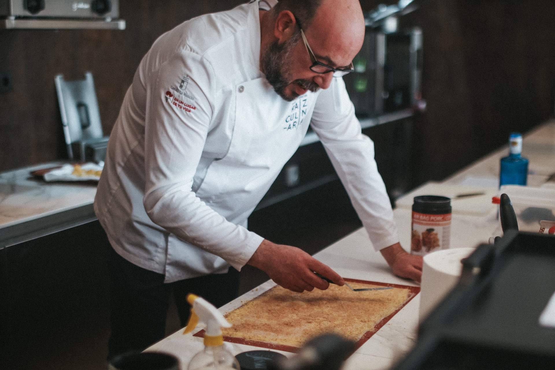 Dos cocineros, dos cocinas y cuatro manos