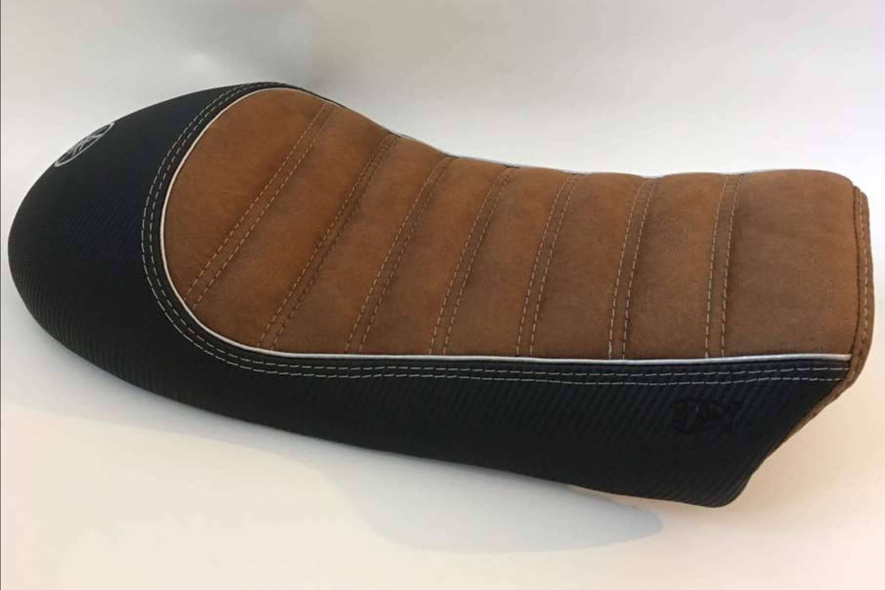 JM-FUNDAS y su servicio de tapizado asiento de moto online
