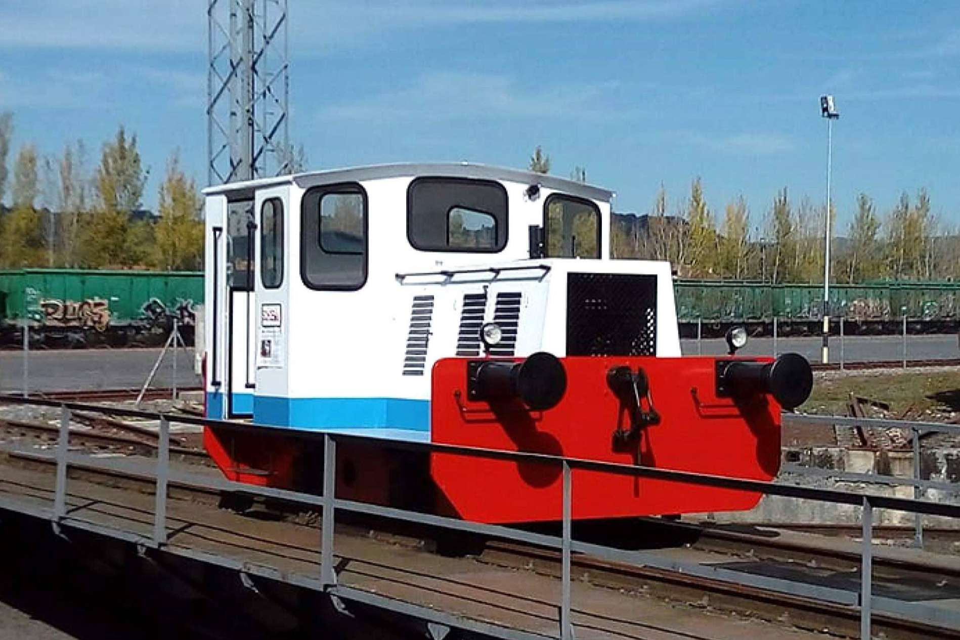 Una antigua locomotora de ERCROS restaurada gracias a la Fundación del Patrimonio Ferroviario