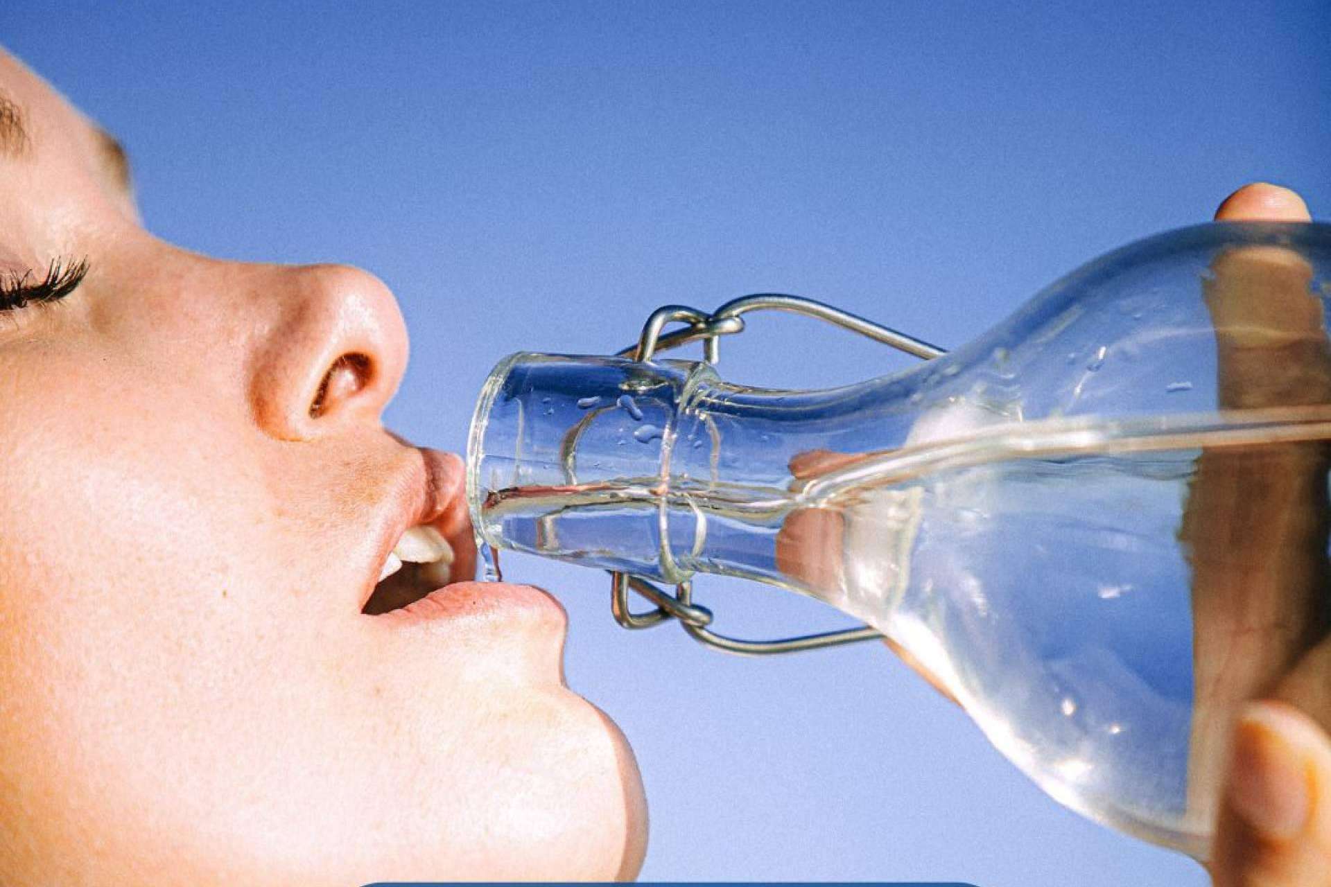 Agua Kangen con el dispositivo Leveluk K8 y rica en antioxidantes e hidrogeno fresco