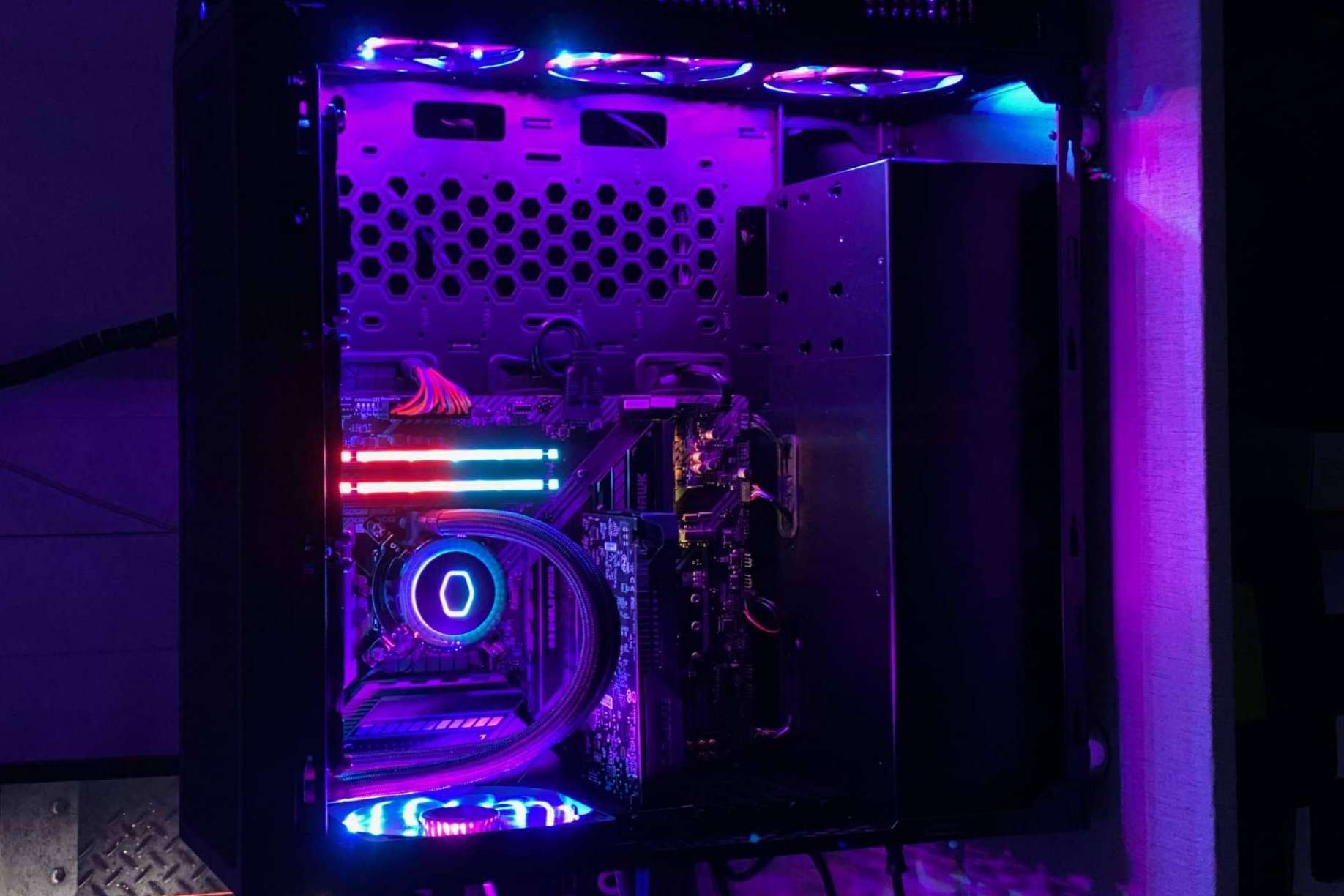 Opirata y su configurador de PC gaming