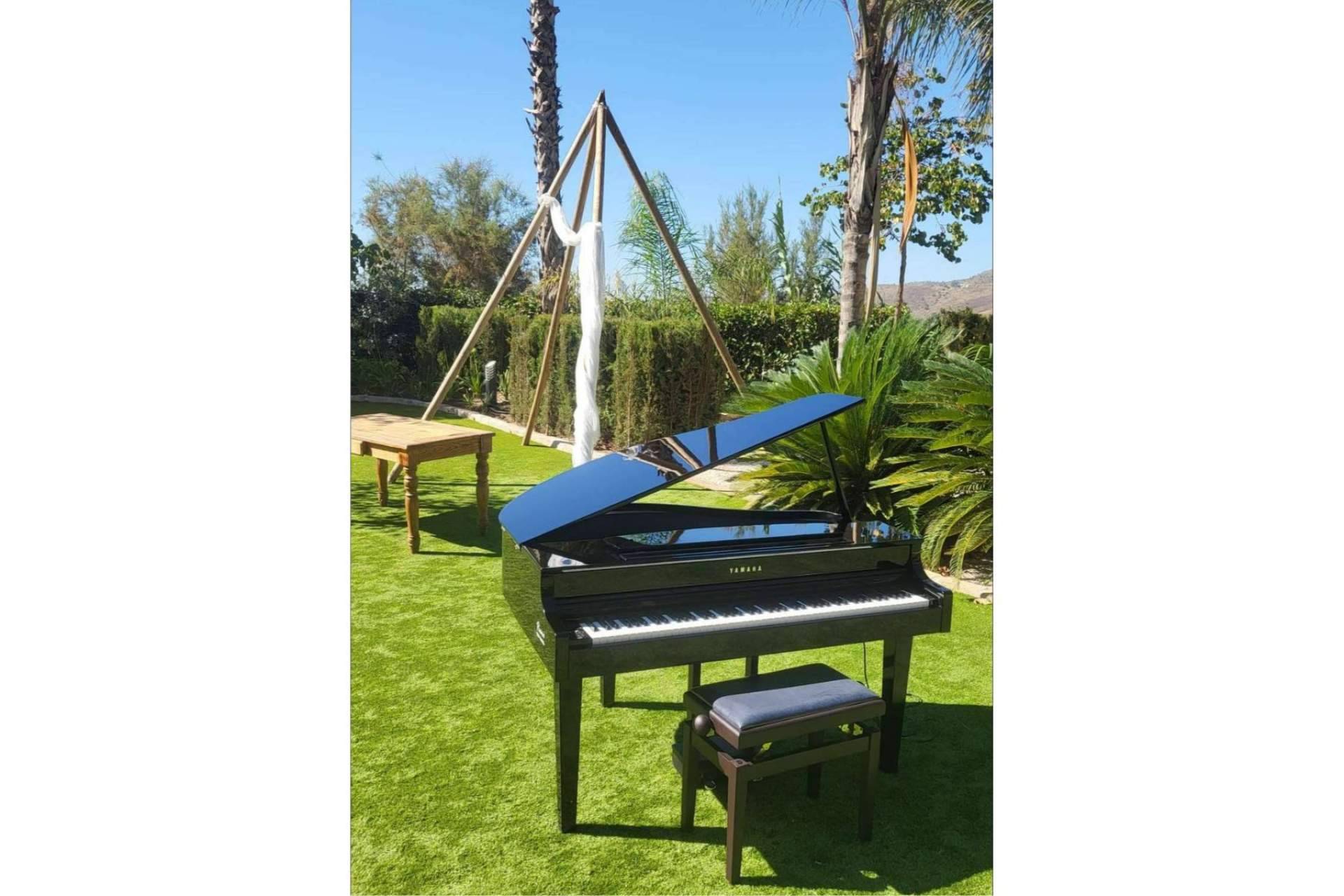 Piano Para Eventos acompaña a los novios en el día de su boda