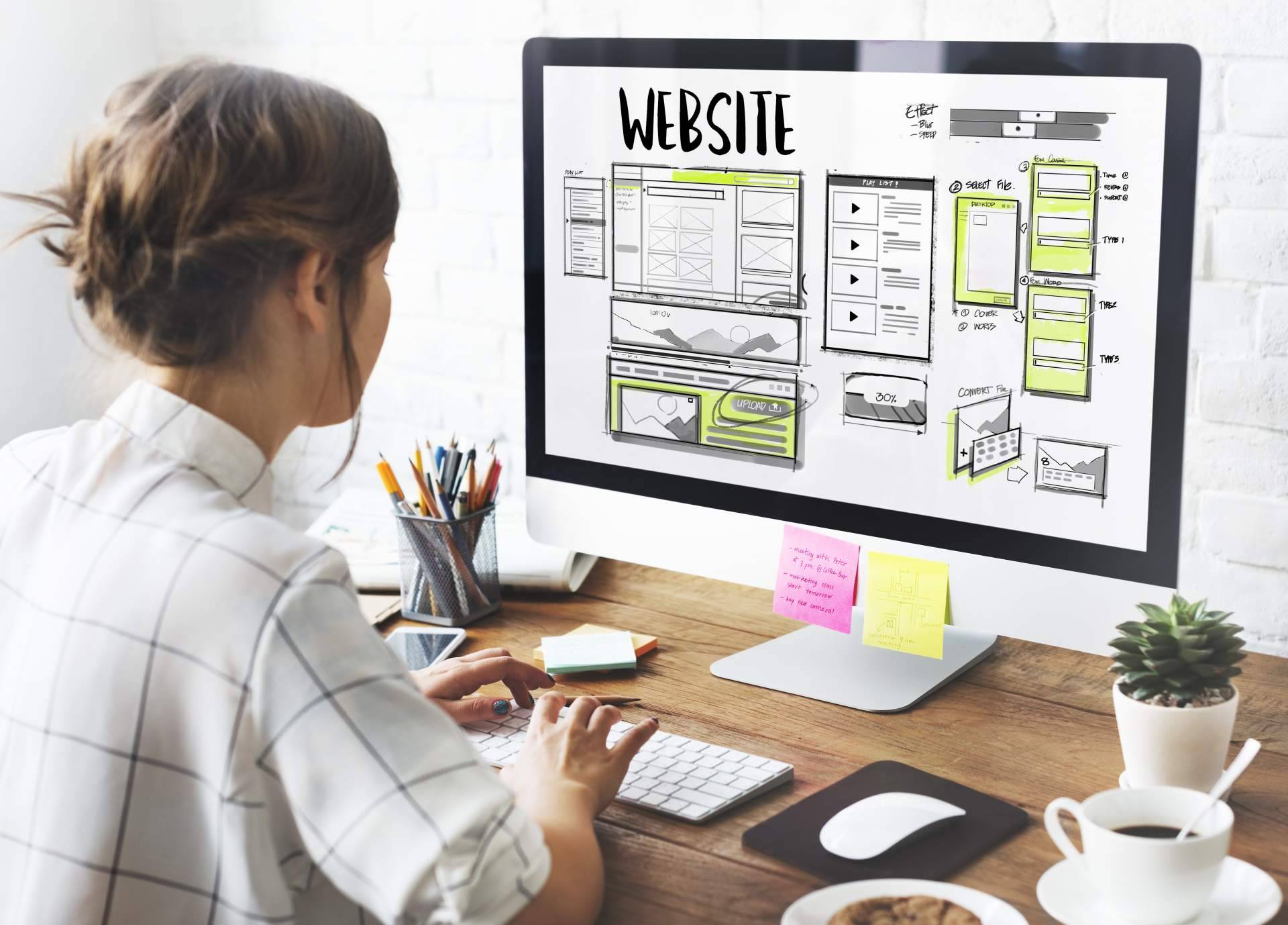 Qué es el mantenimiento de una página web, según Jose AMD