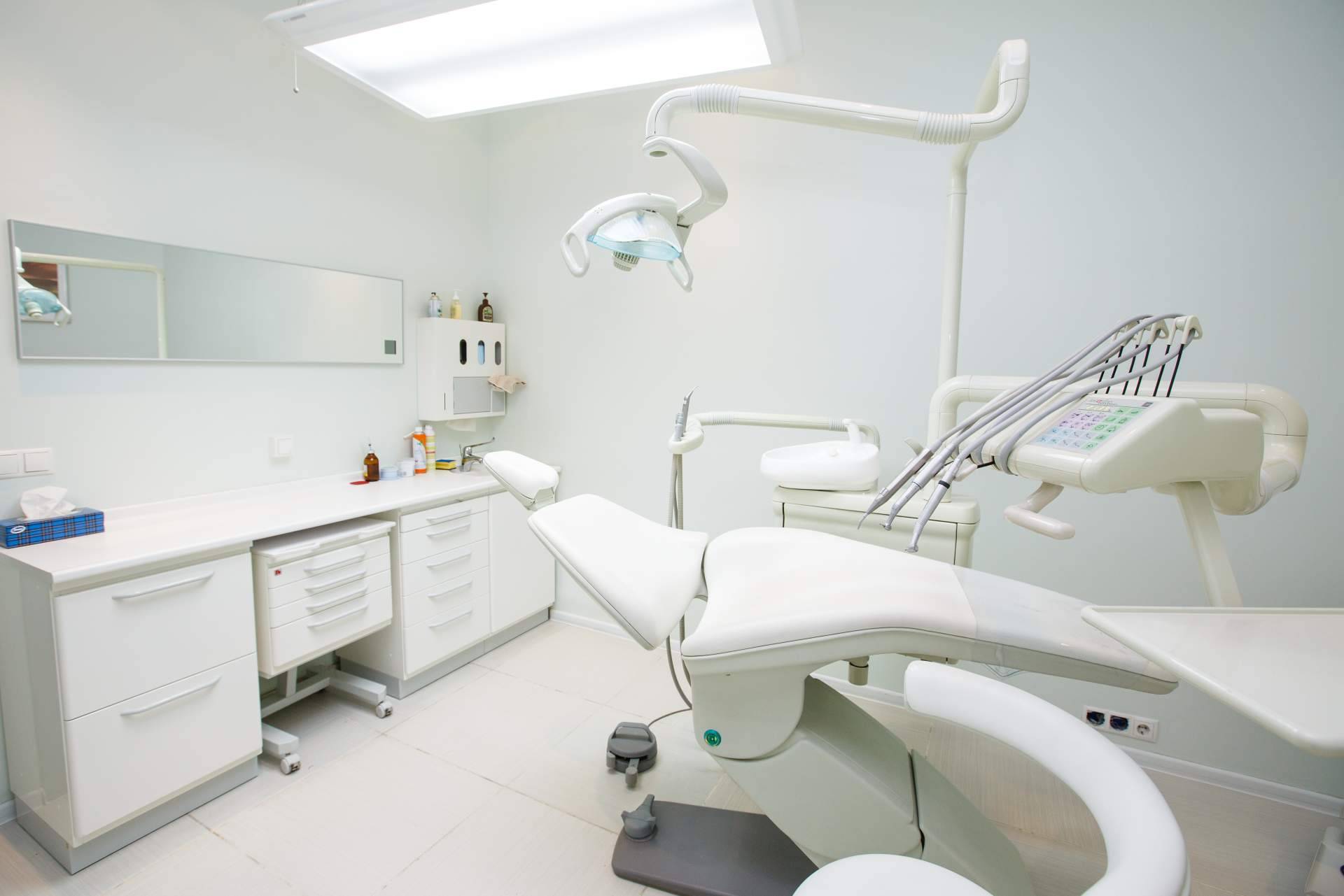 Los profesionales de la Clínica Marta Vallés ofrecen cirugía oral y maxilofacial en Torrevieja