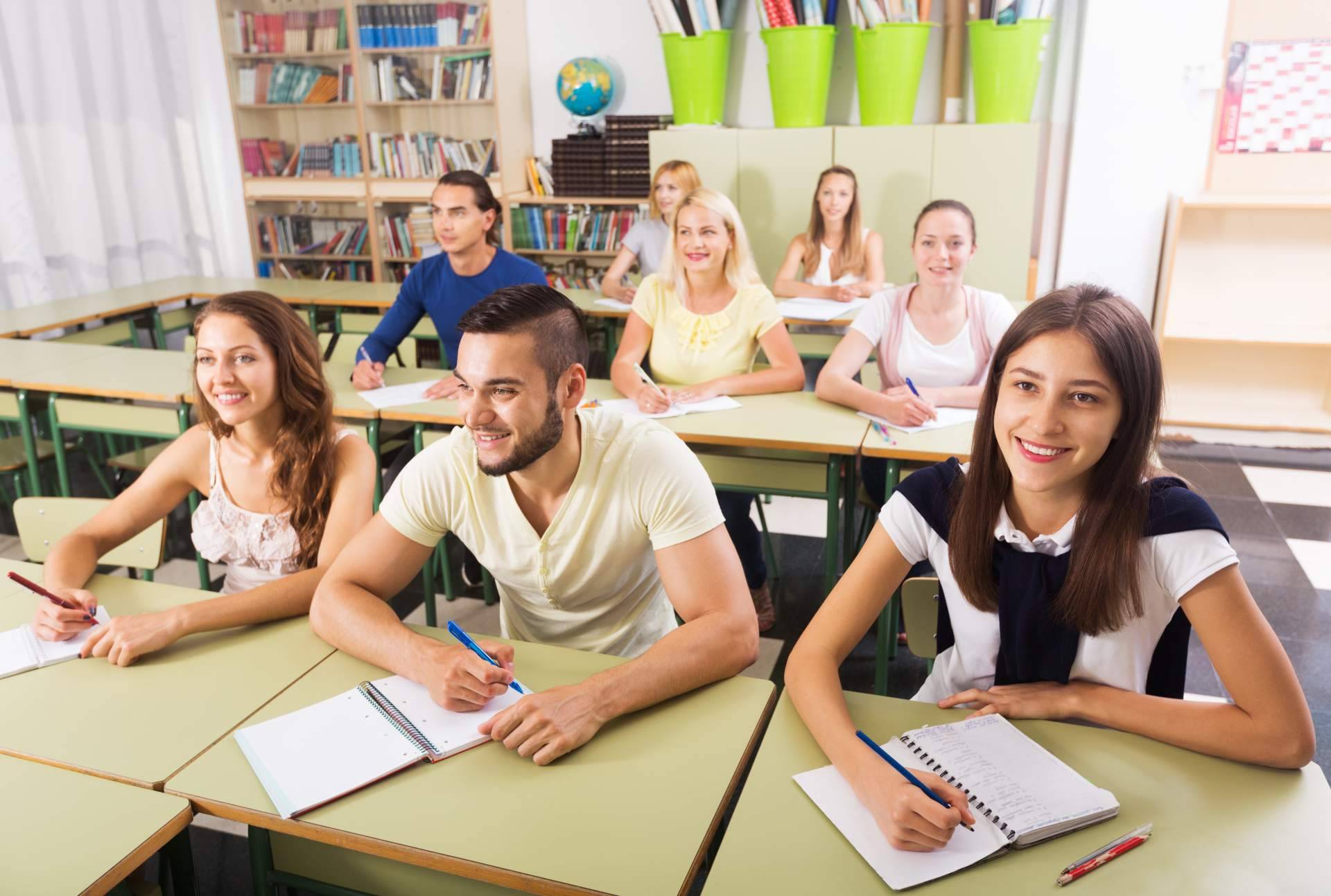 Las 10 ventajas de preparar directamente un examen oficial de inglés en lugar de estudiar inglés general