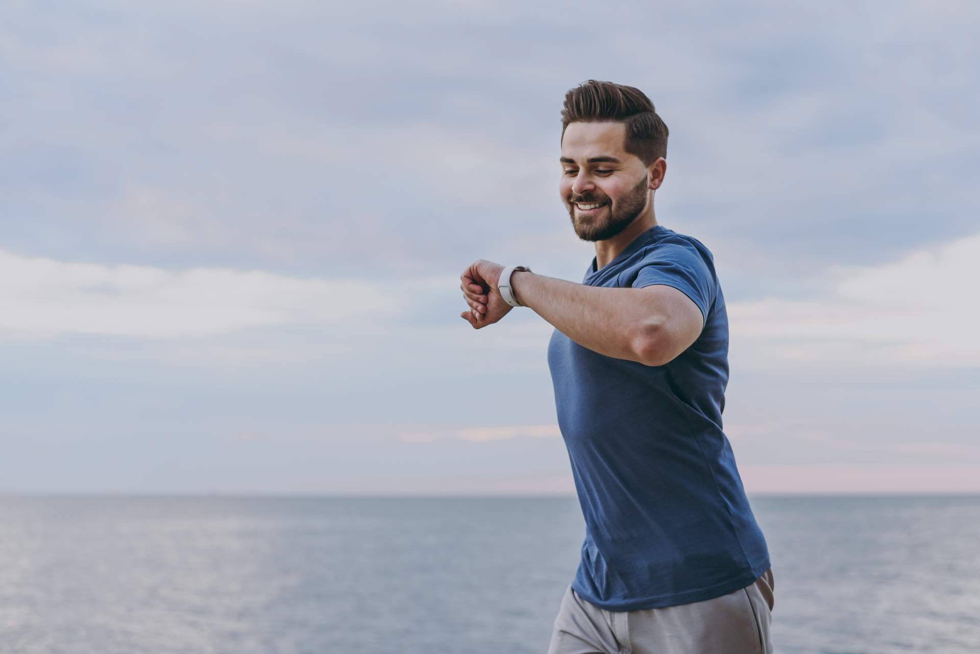 El reloj que resiste a cualquier aventura es Amazfit T-REX 2