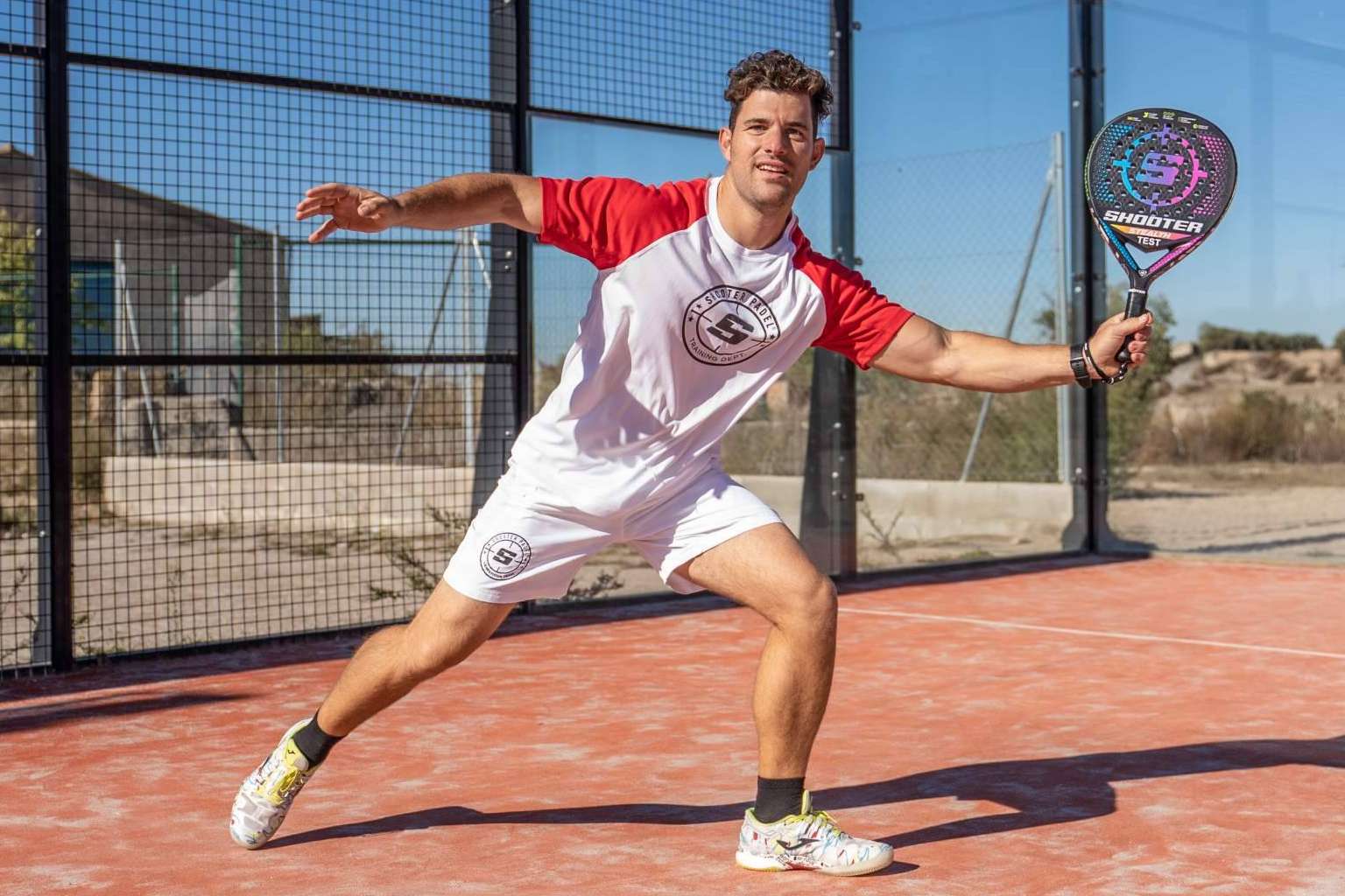 SHOOTER PADEL dispone de palas de pádel profesionales con un proceso de fabricación único que permite personalizar cada pala