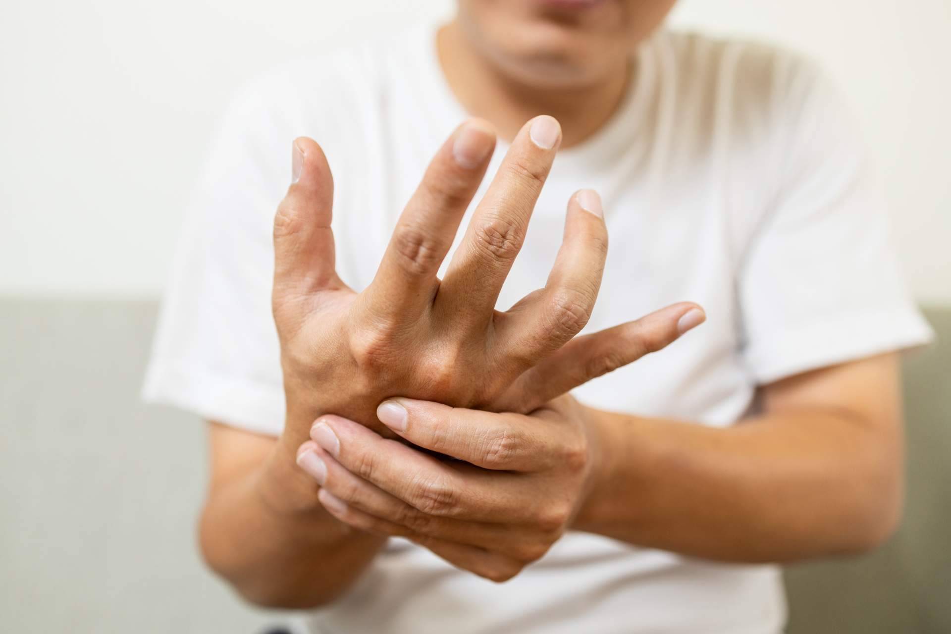 ¿De qué manera afectan los cambios de tiempo a las articulaciones?, los tratamientos naturales que presenta Bibefy