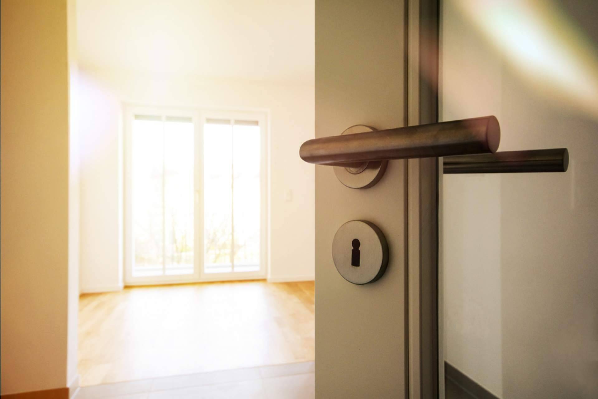 Puertas Anti-Okupa explica cuál es la inversión y los beneficios de adquirir puertas antiokupas
