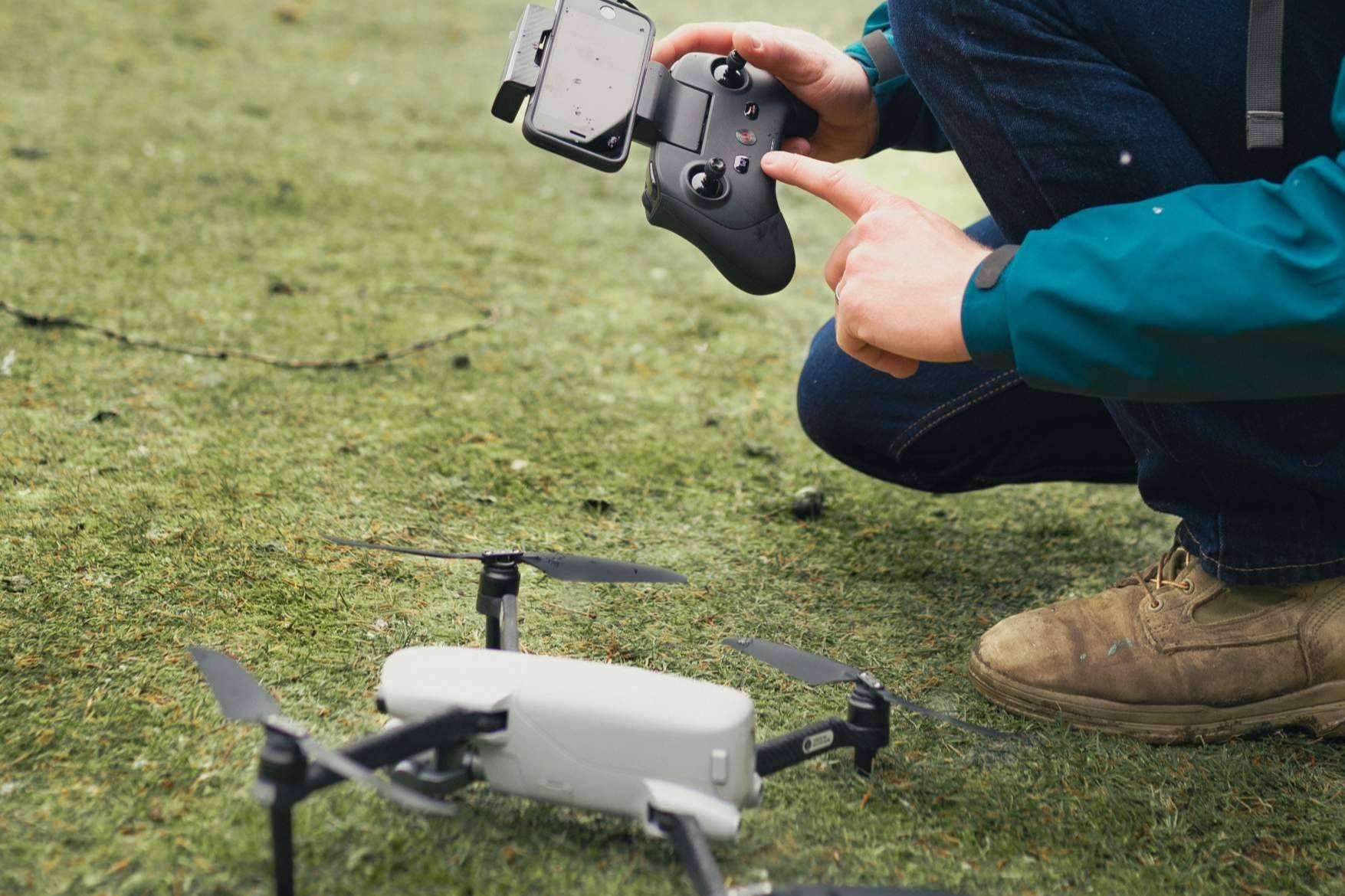 Usar los drones como equipos de apoyo en seguridad, emergencia y rescate