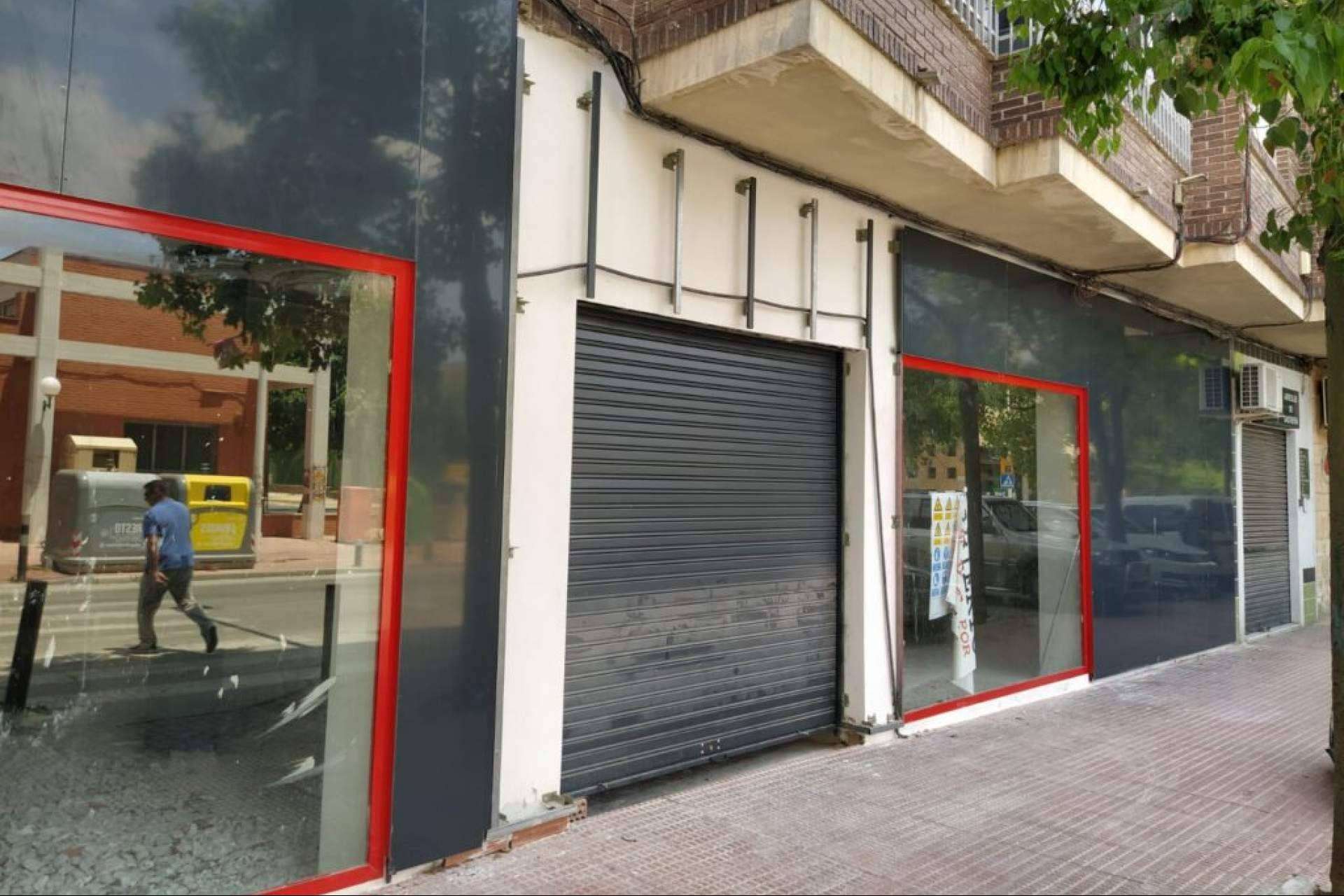 Las ventajas de modernizar la fachada de un local revistiéndola de composite