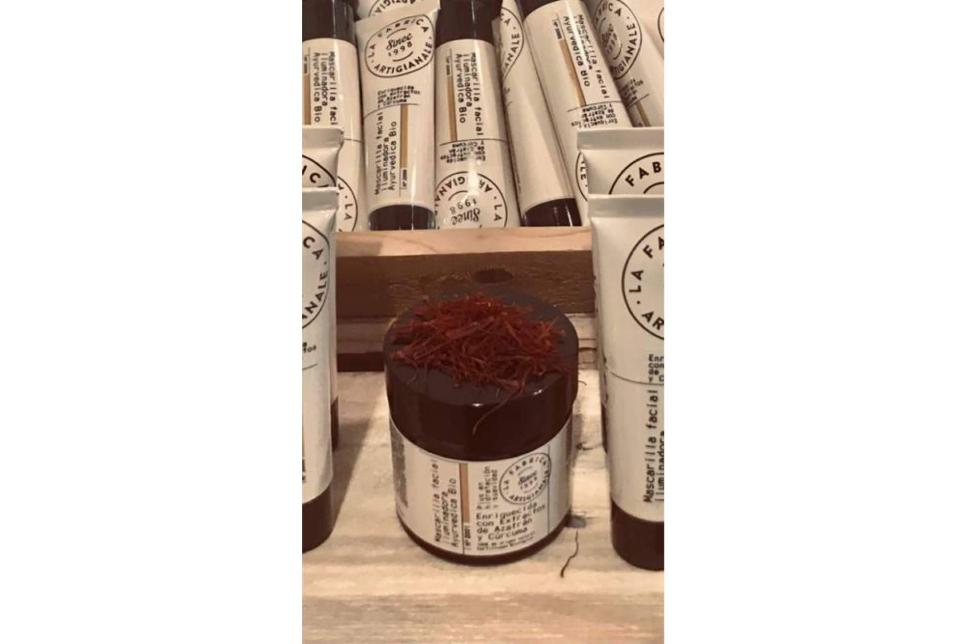 La Fábrica Artiginiale  y su oferta en mascarillas faciales y champú sólido