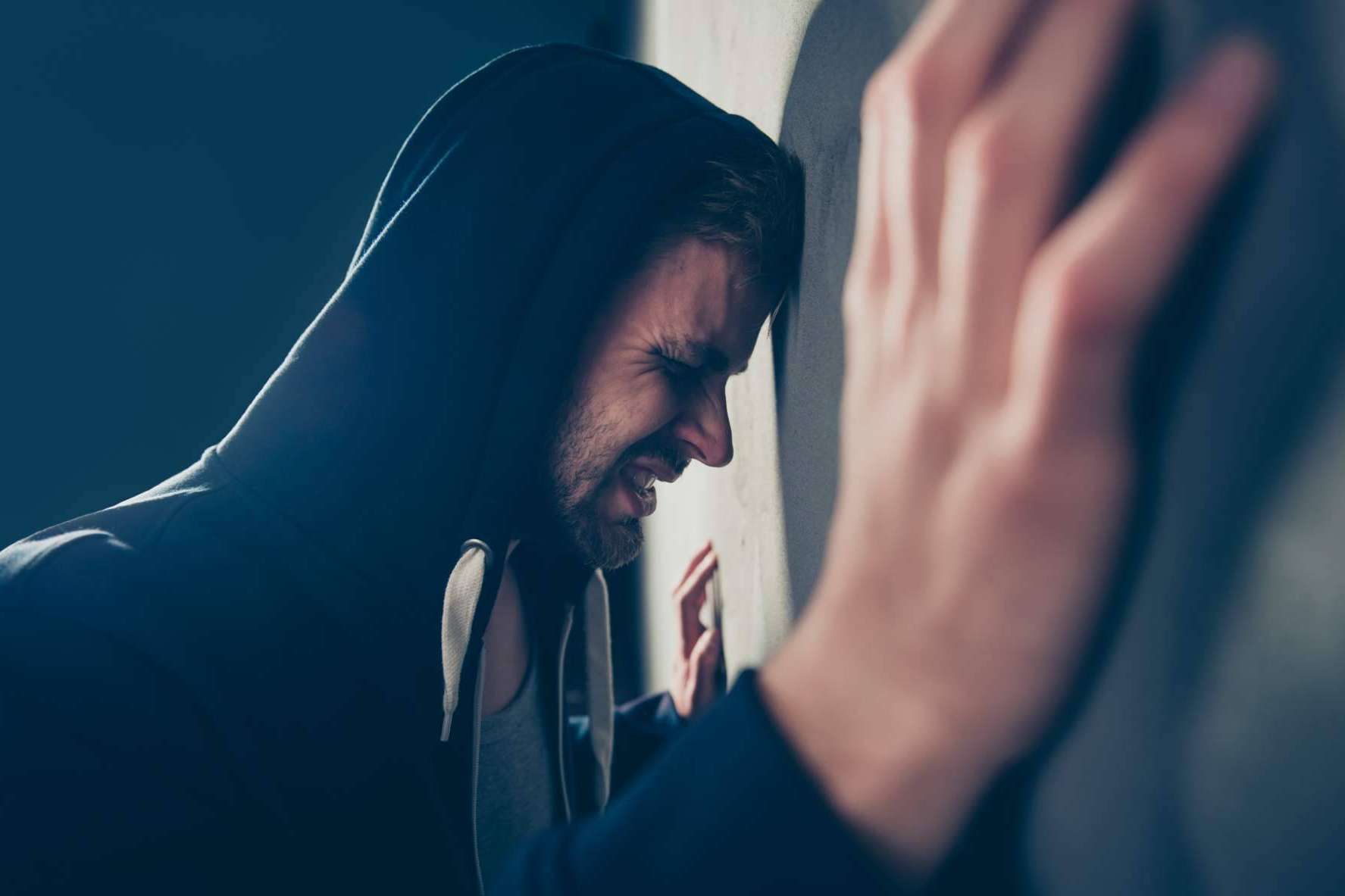 ¿Cómo puede ayudar un detective privado en los problemas de adicciones de los hijos?, por CTX Detectives Privados