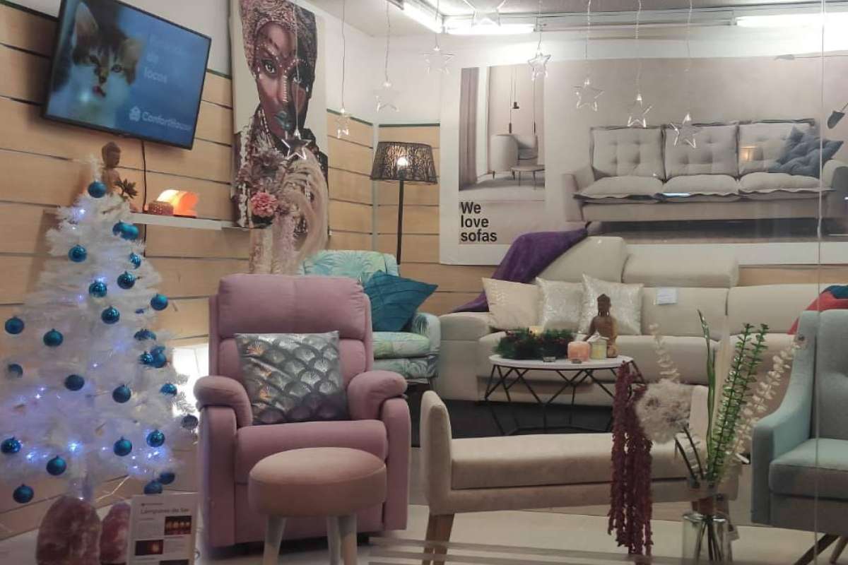 La apertura de una nueva tienda de muebles de ConfortHouse en Valdepeñas