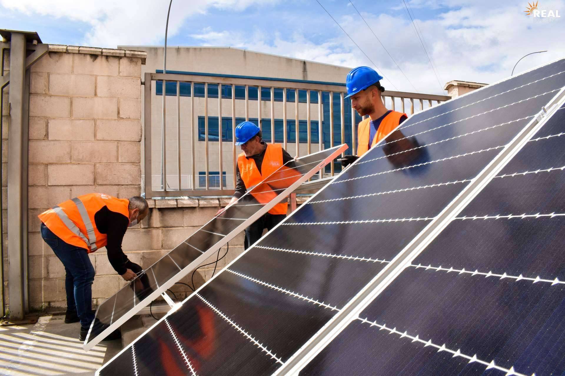 El gran futuro de la salida profesional relacionada con la formación en fotovoltaica, según MPV Solar Reference