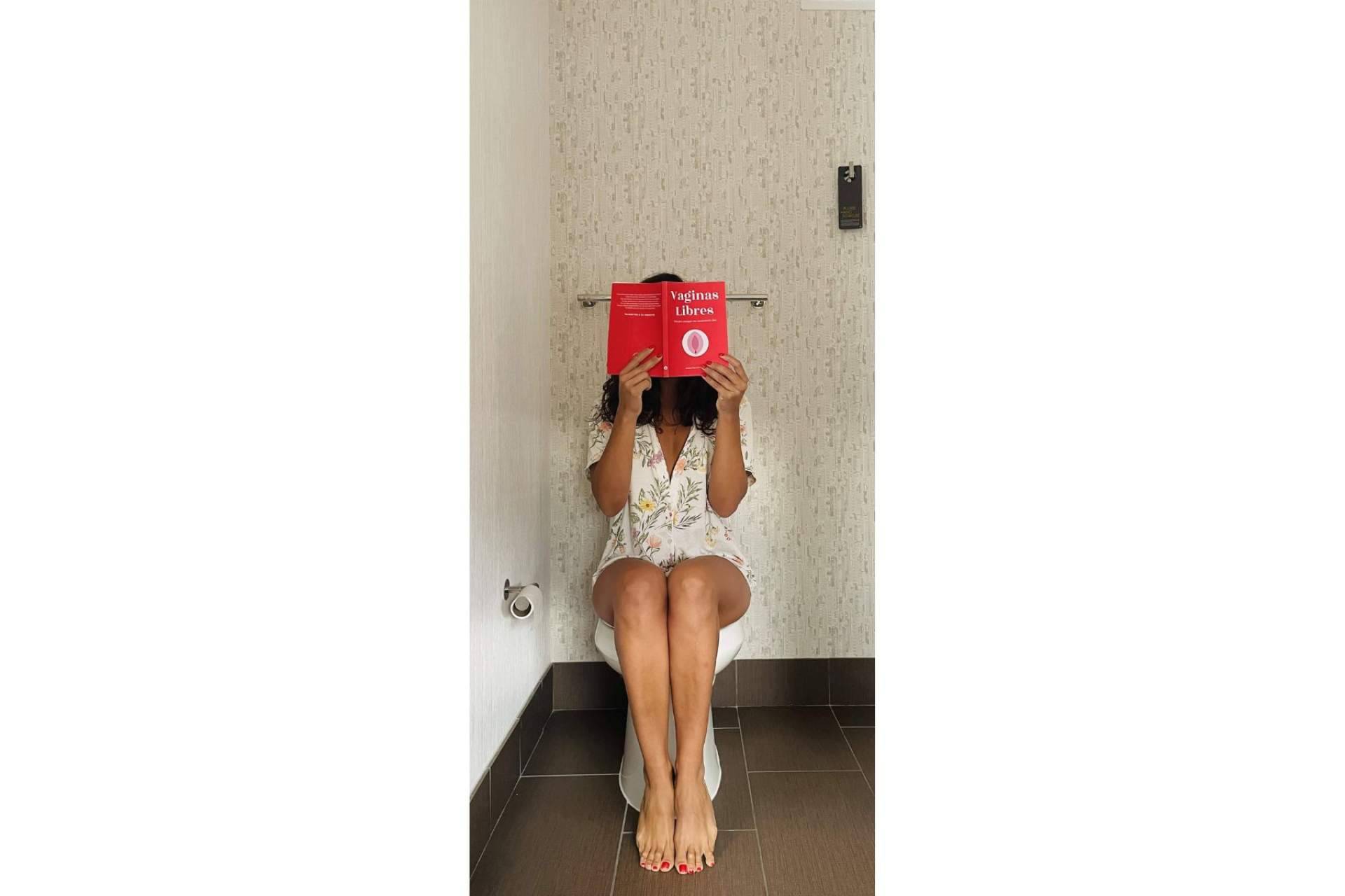 La guía práctica que permite a las mujeres conectar física, mental y espiritualmente con su menstruación, con Vaginas Libres