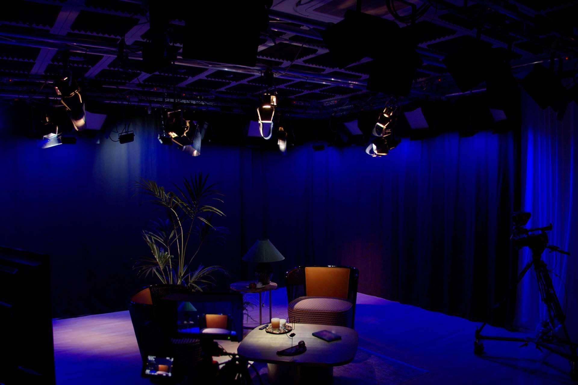 CMP, la destacada productora audiovisual de Excelencia Médica TV, estrena nuevo plató de televisión en Madrid