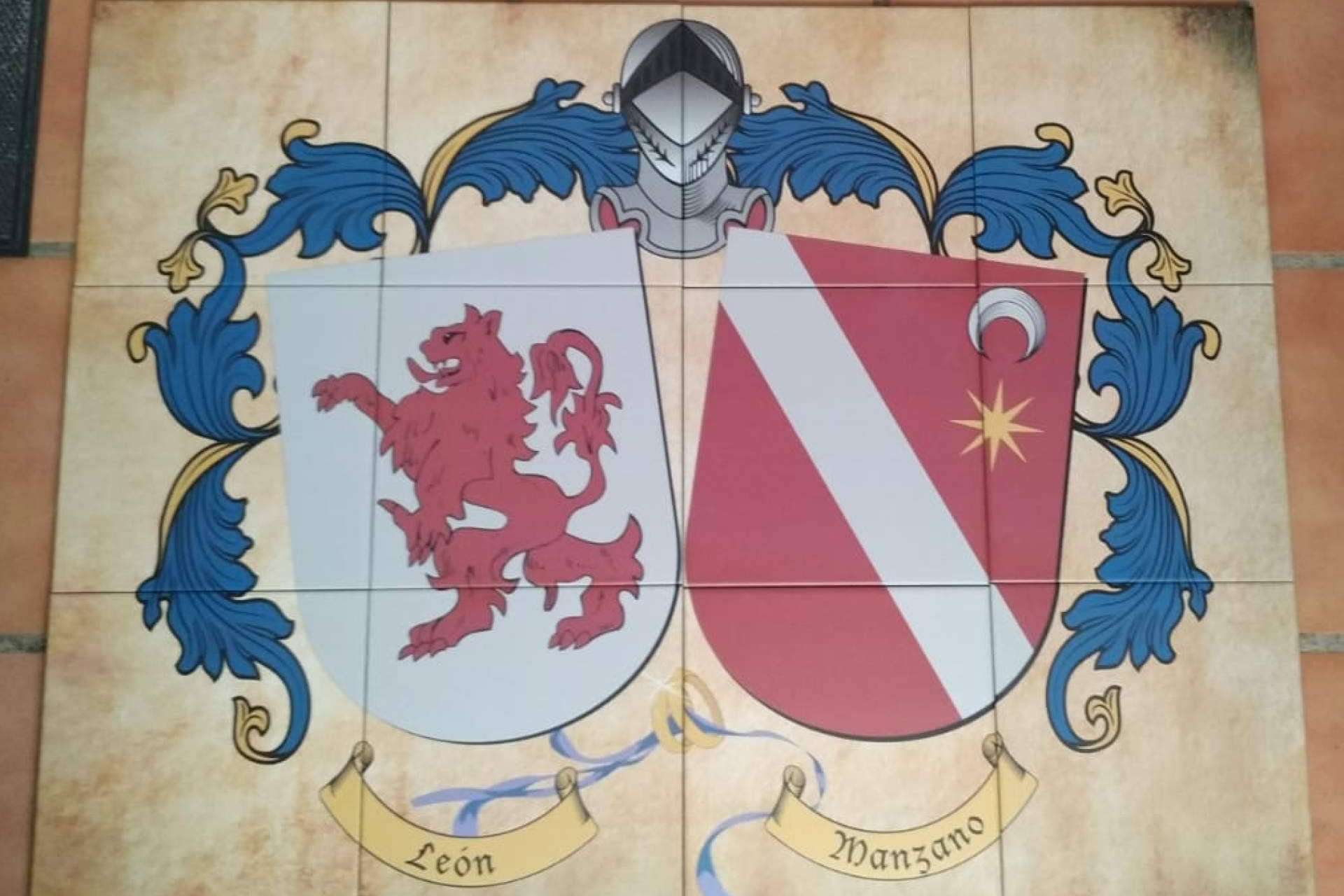 Los azulejos con escudos heráldicos de Tienda Heráldica
