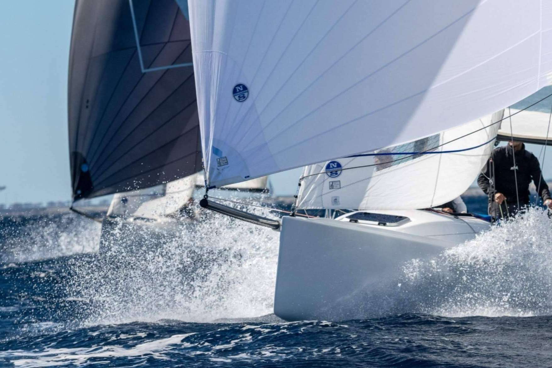 Clínicas W aún está en el podio de las Barcelona Winter Series de J70