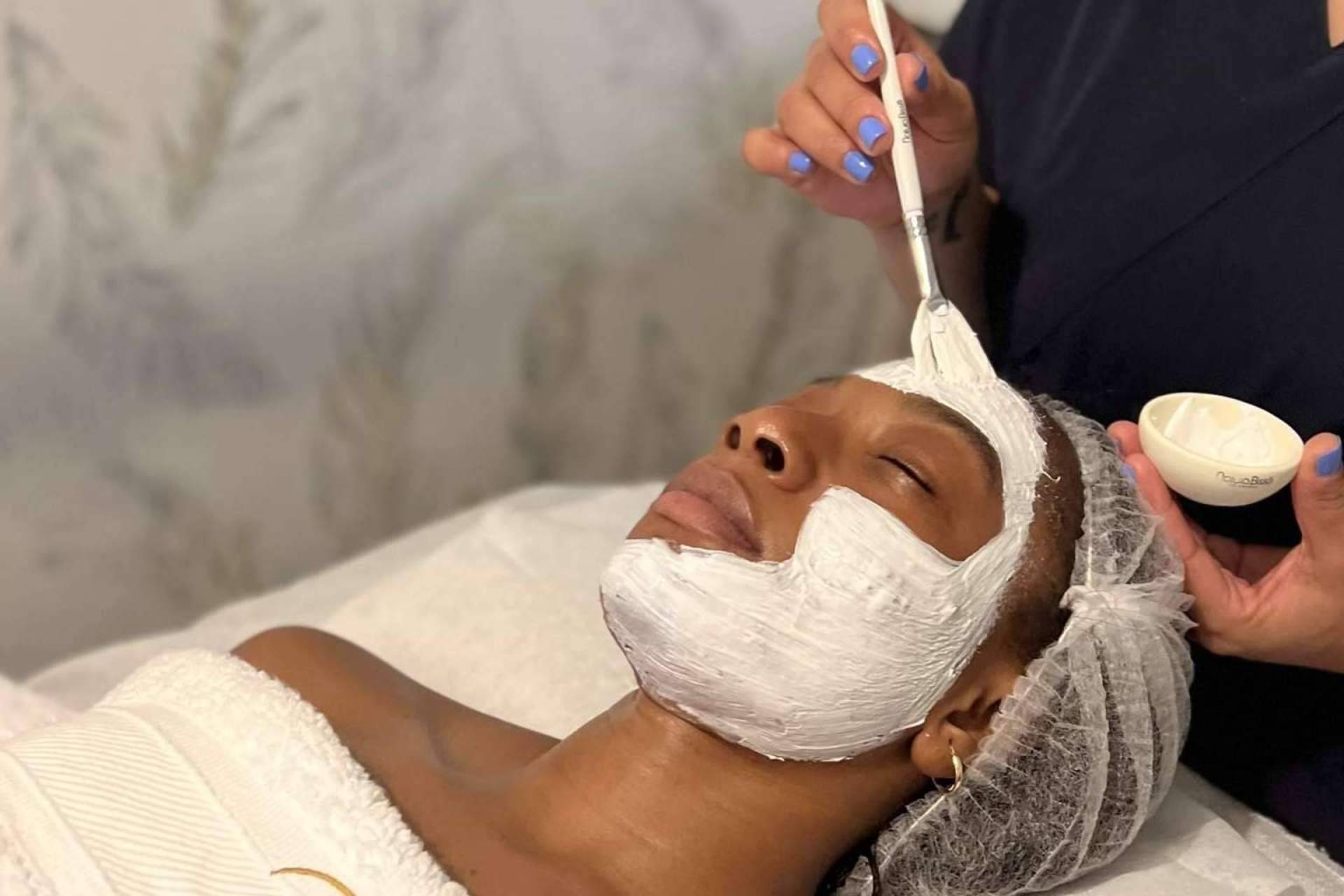 En G&G Beauty es posible reservar una cita para una limpieza facial Madrid