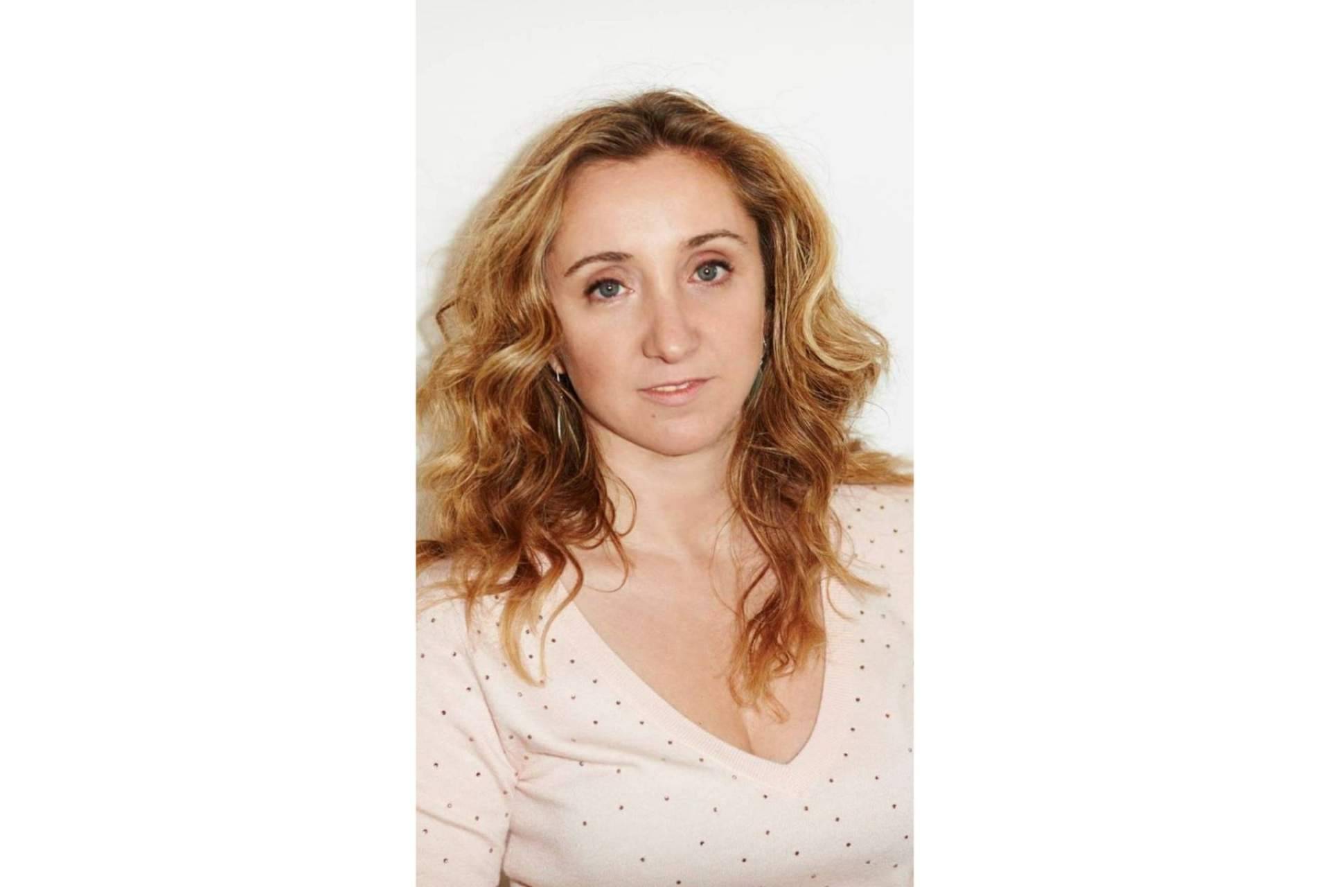 Agnès R., el viaje del coaching creativo para explorar el vínculo de amor entre padres e hijos
