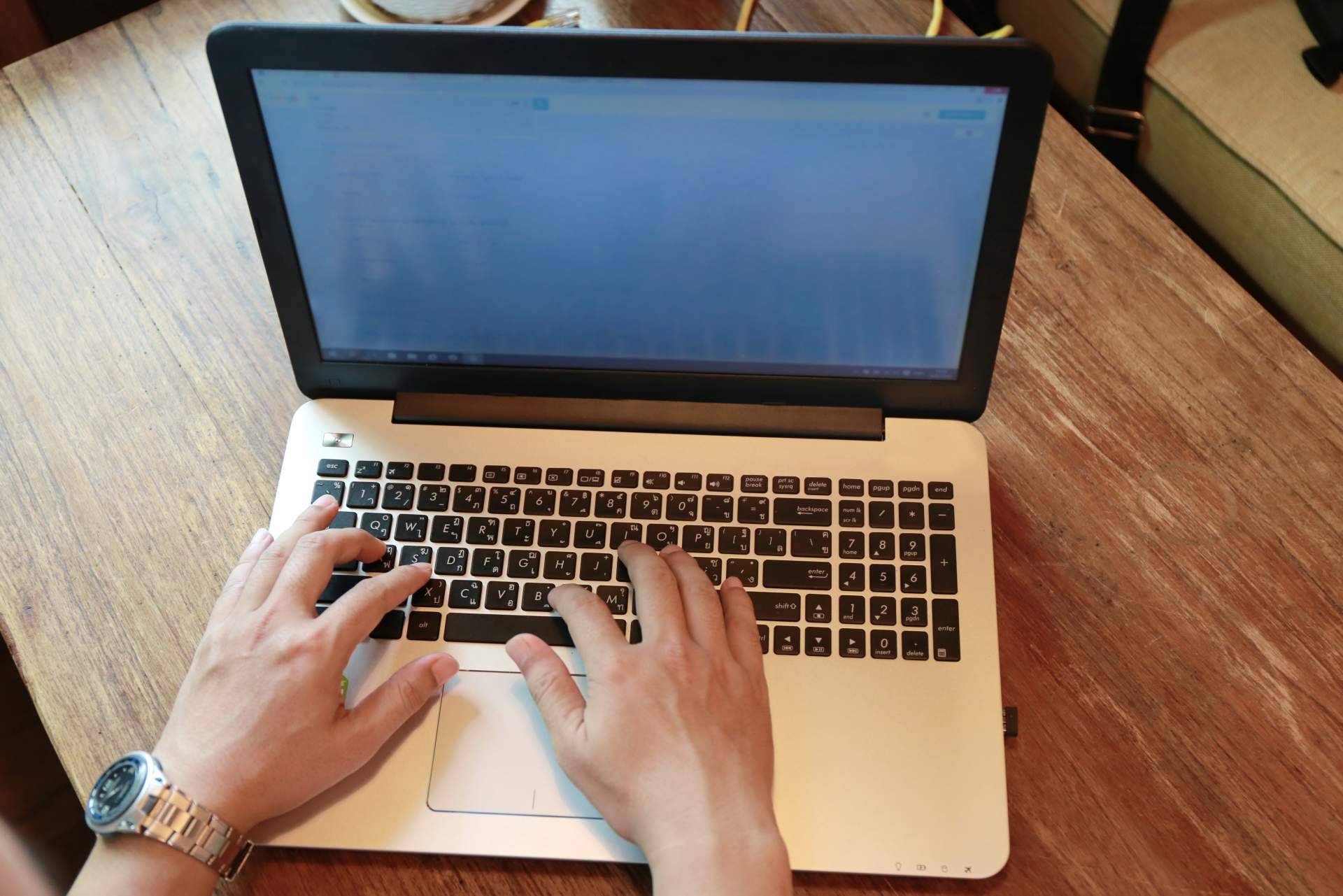Comprar PC y portátiles para empresas, oficinas y hogar en Ordenador Outlet