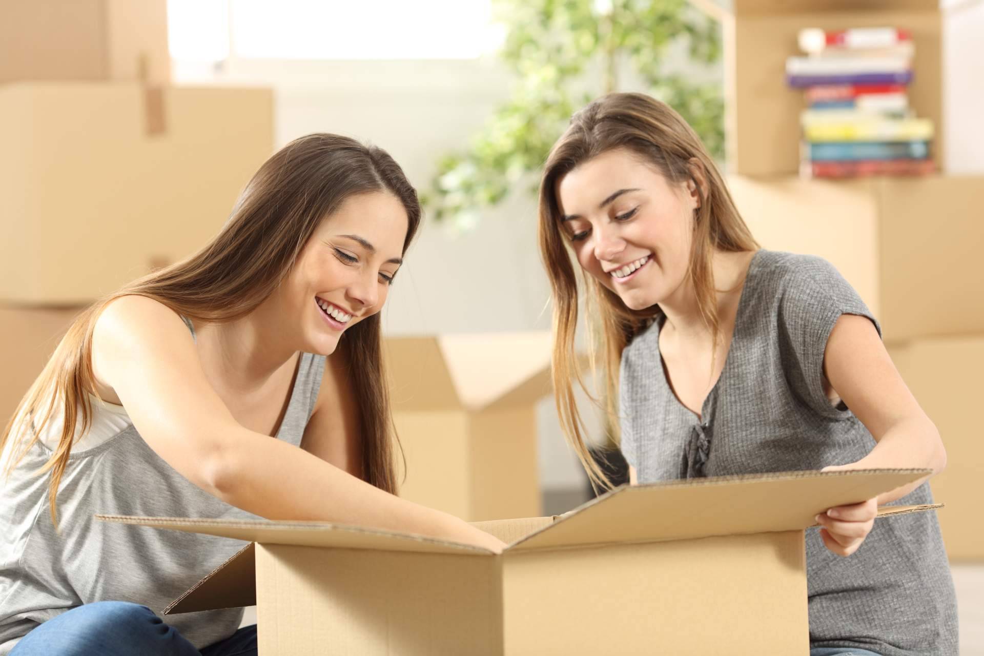 Alquilar una habitación en Valencia y Granada, algunas de las ciudades más populares entre los universitarios