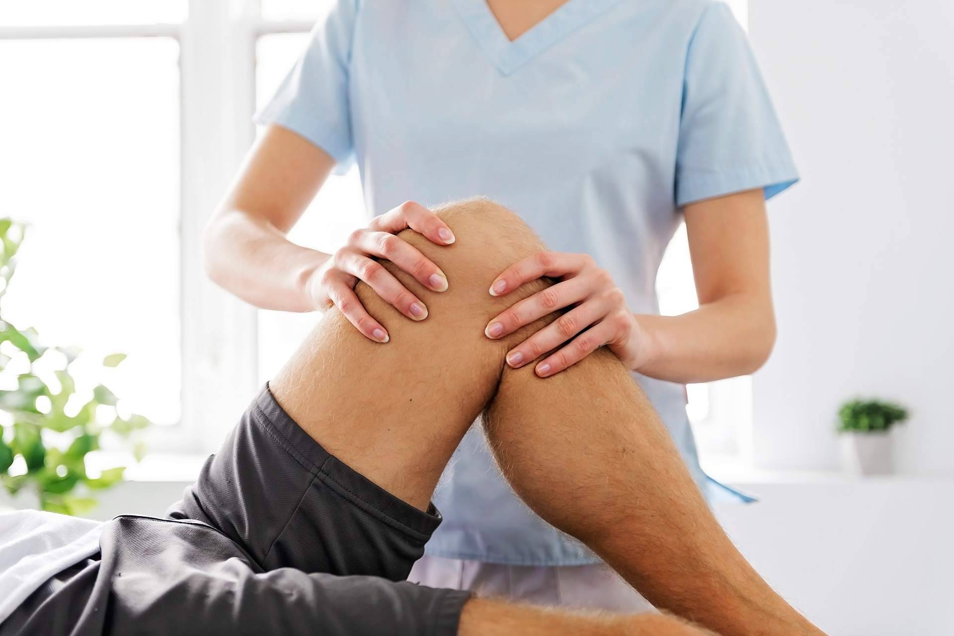 Qué es y cómo tratar una rotura fibrilar con terapias fisioterapéuticas en Mar Mauriz Fisioterapia
