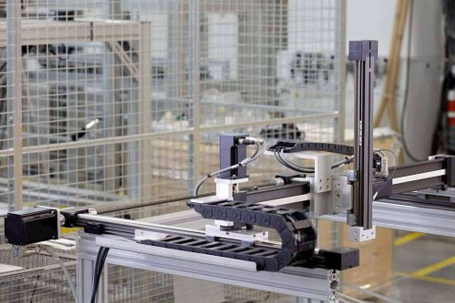 La facilidad de programar y configurar robots cartesianos de igus