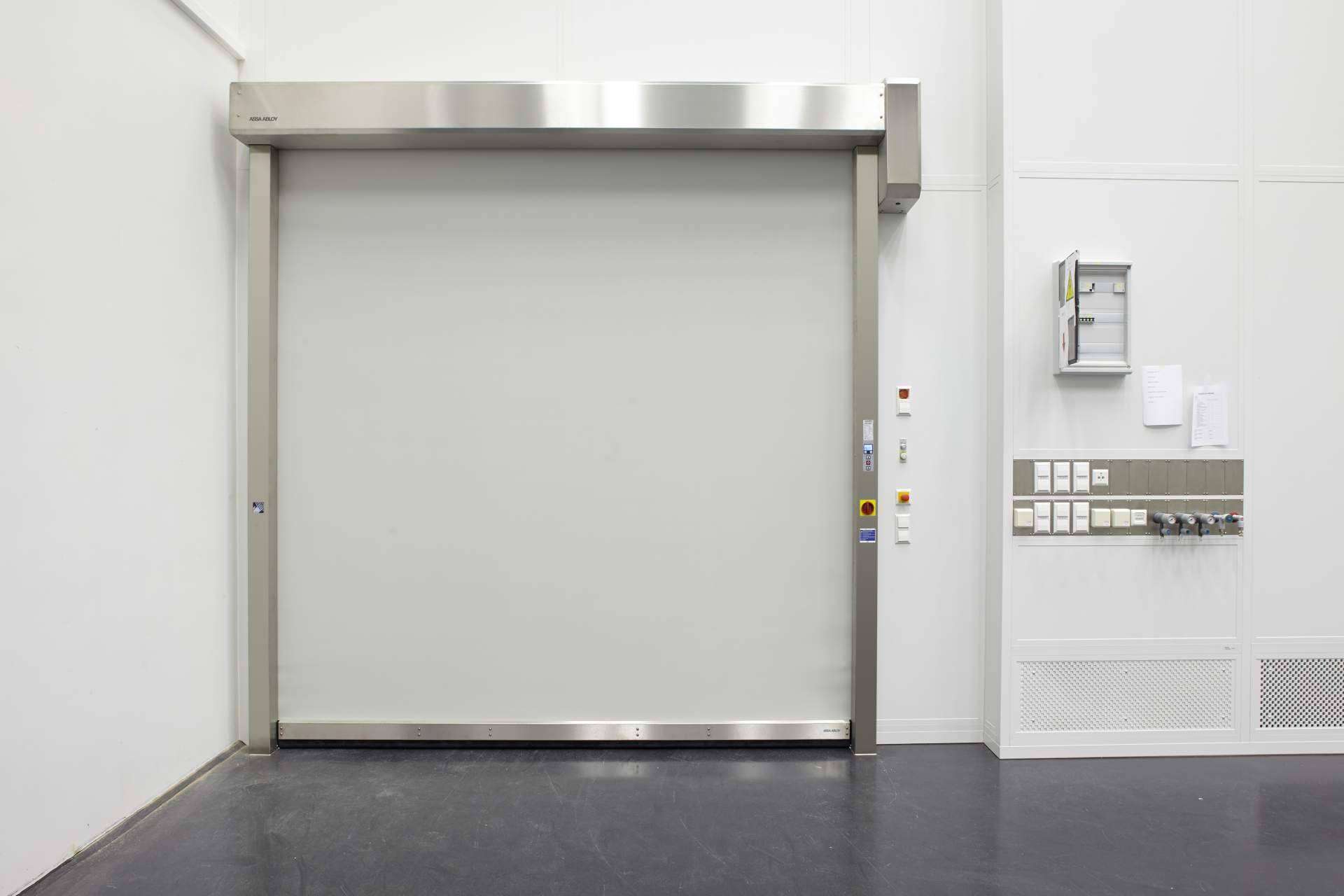 Puertas rápidas para salas limpias, con ASSA ABLOY